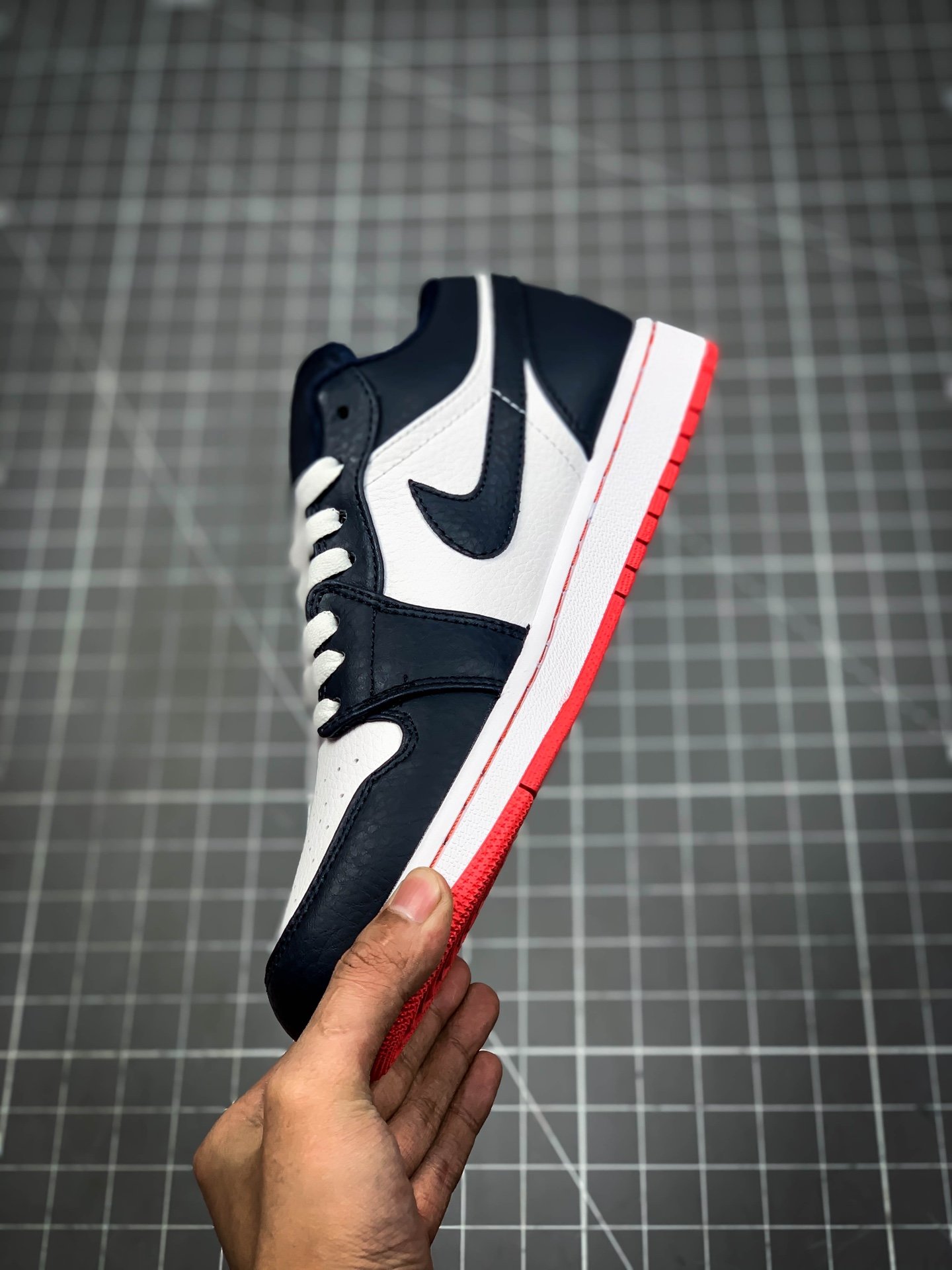 Air Jordan 1 Low Obsidian/Ember Glow-White 13