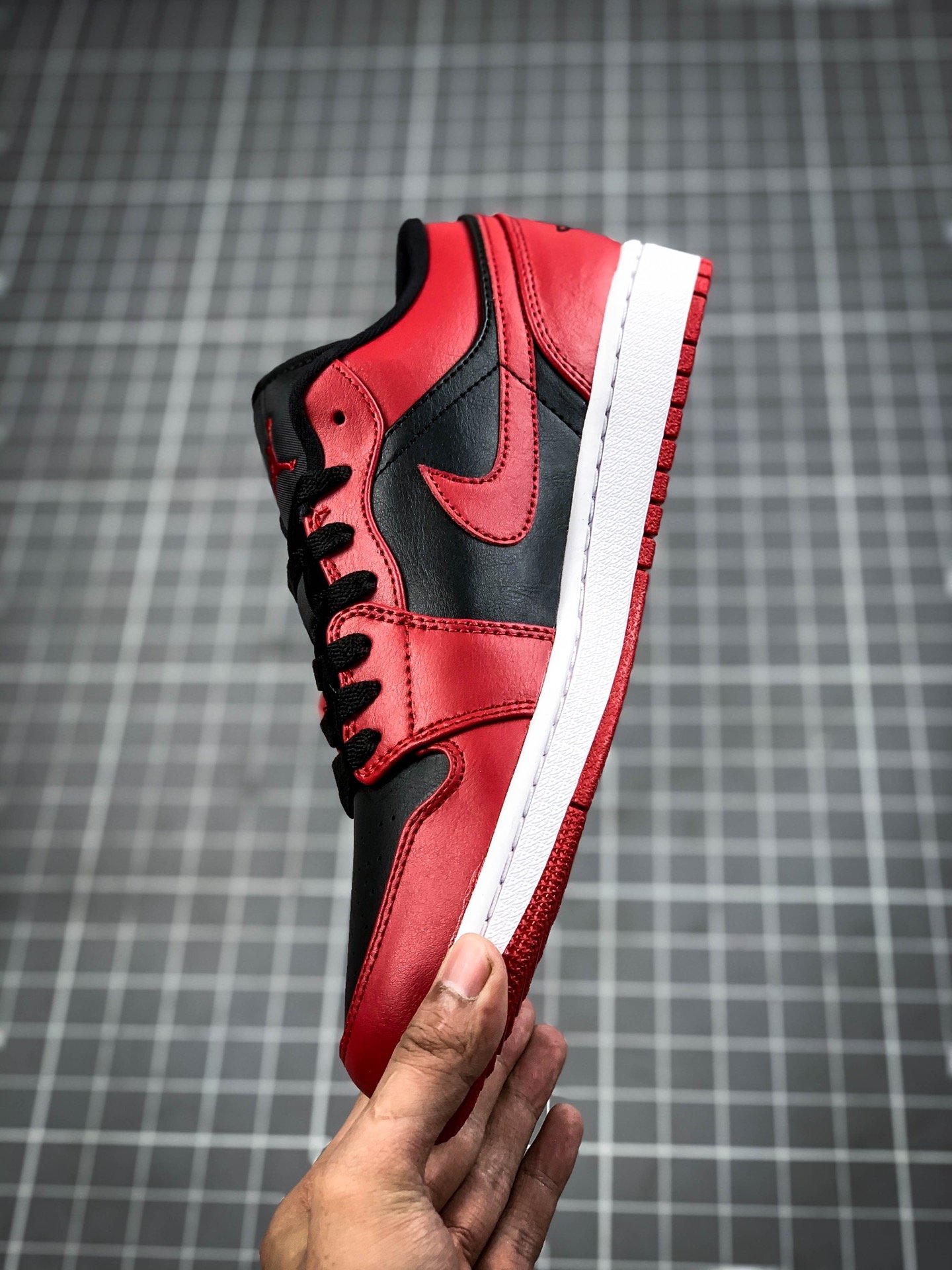 Air Jordan 1 Low Varsity Red/Summit White-Black 9