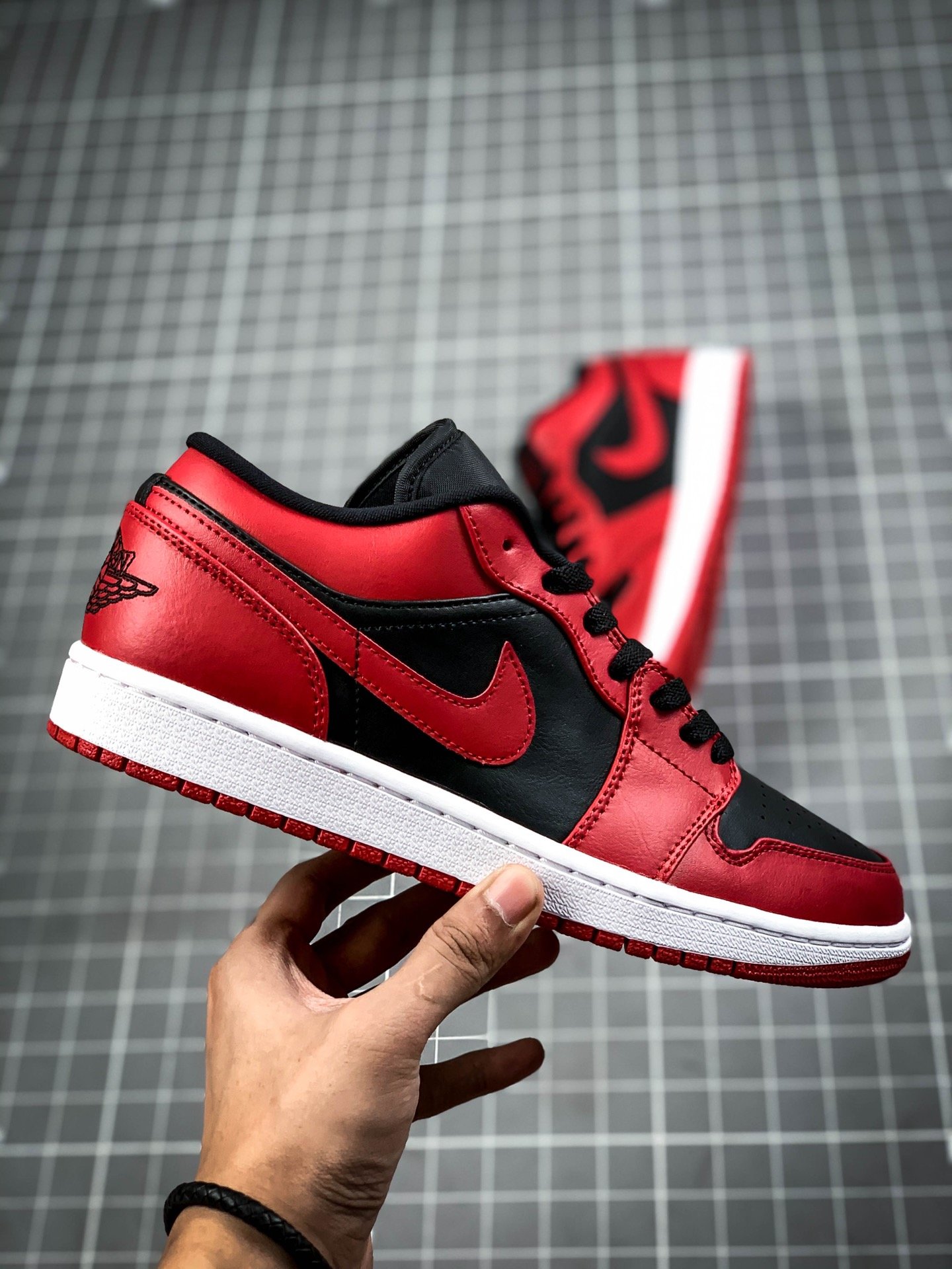 Air Jordan 1 Low Varsity Red/Summit White-Black 17