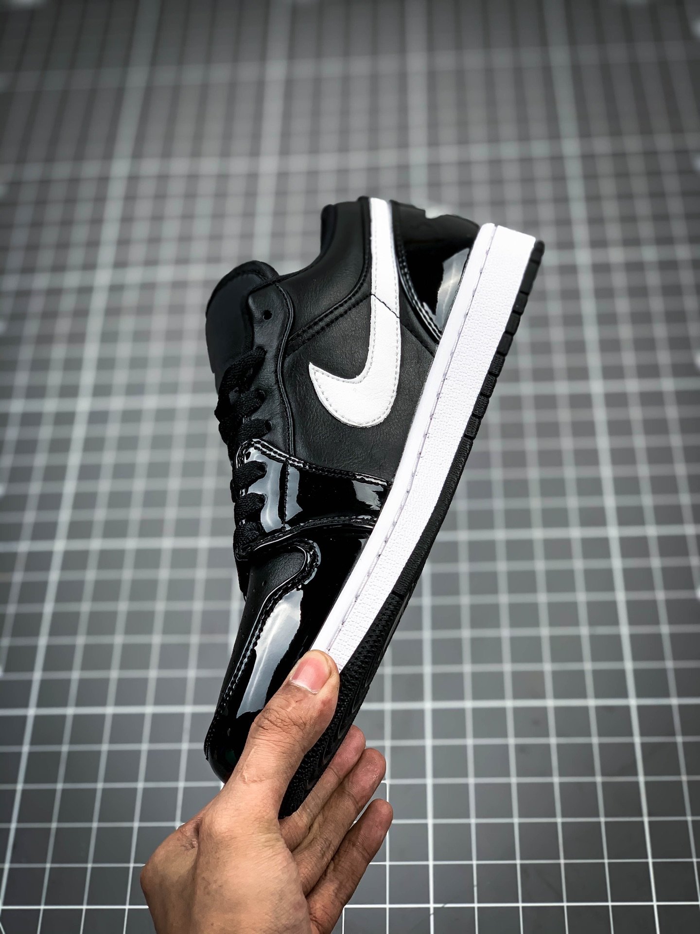 Air Jordan 1 Low Black Patent Black/White-Whit 15