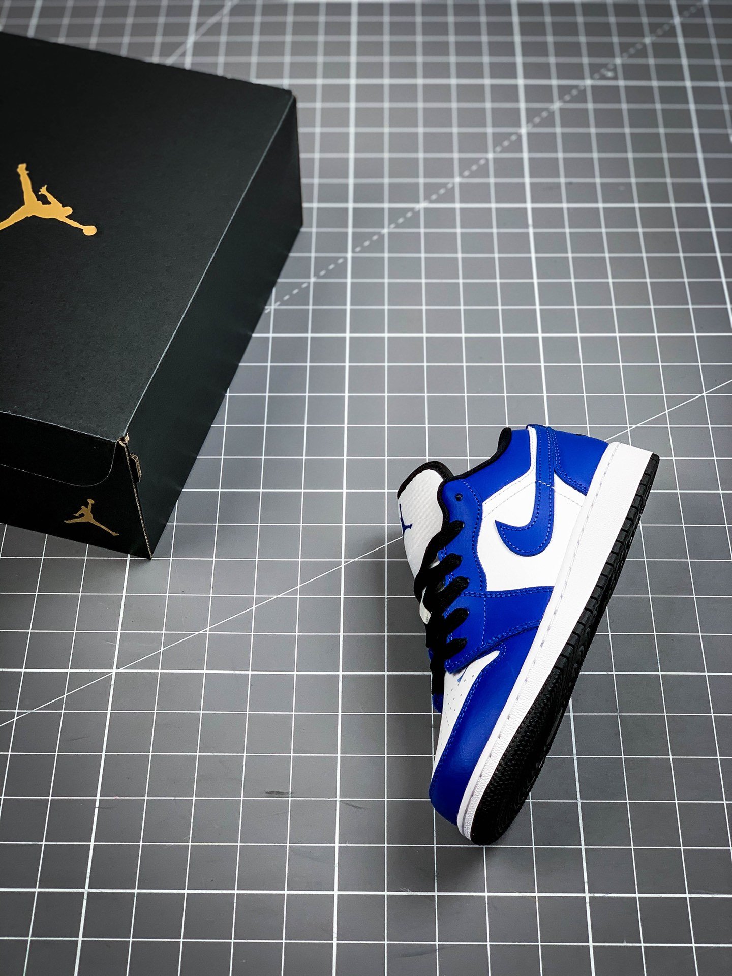 Air Jordan 1 Low White/Blue/Black 9