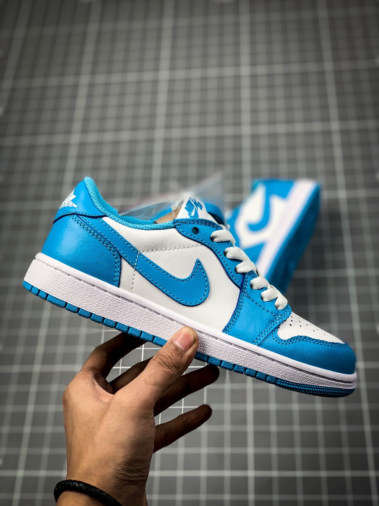 Air Jordan 1 Low Sb Unc Dark Powder Blue/White 7