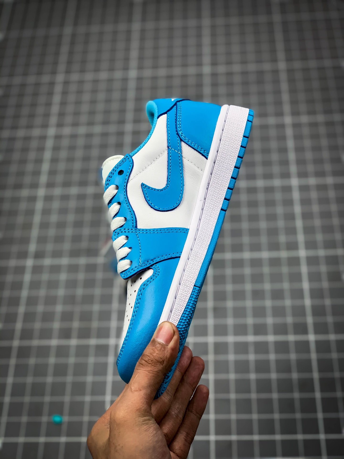 Air Jordan 1 Low Sb Unc Dark Powder Blue/White 11