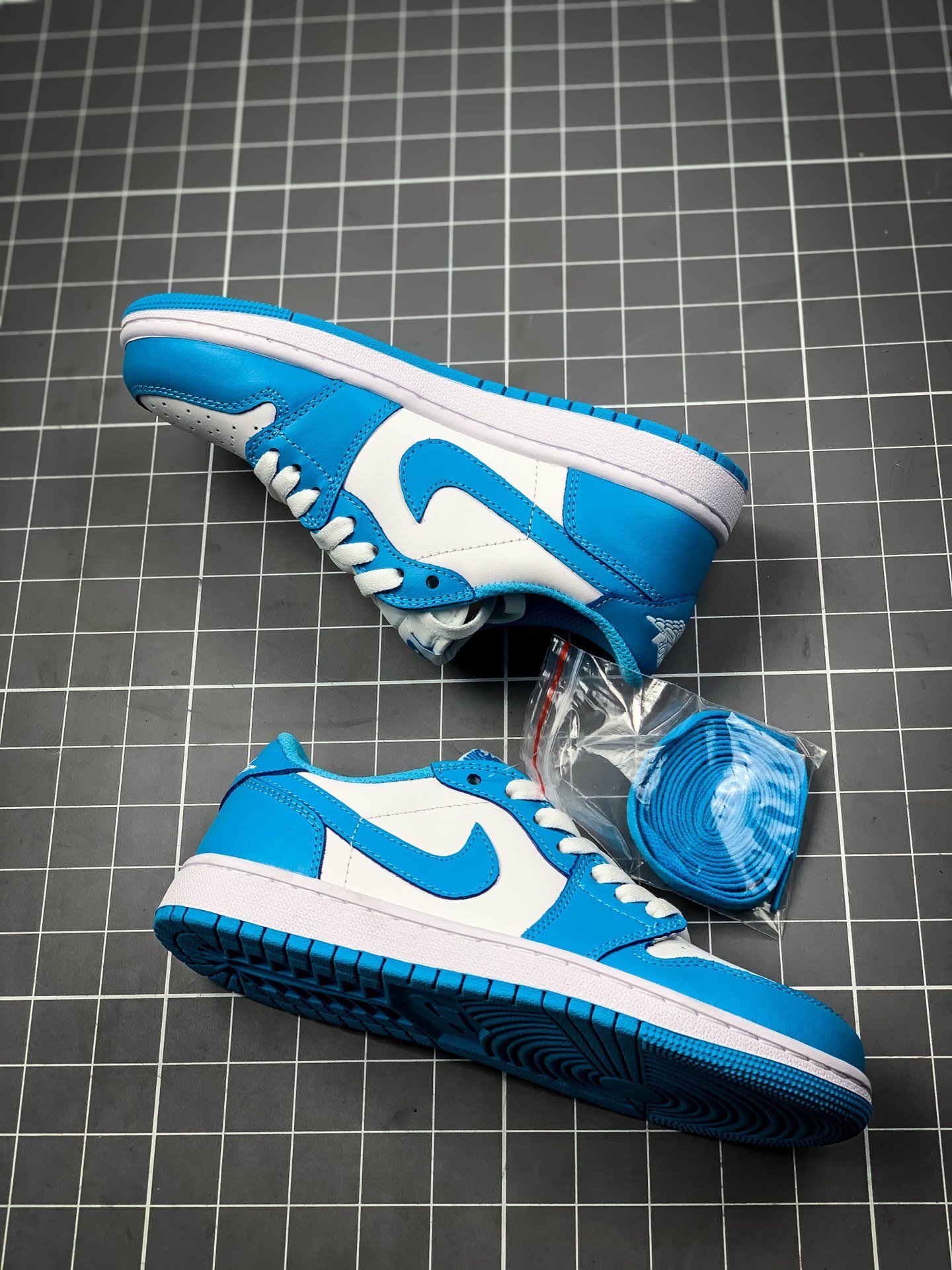 Air Jordan 1 Low Sb Unc Dark Powder Blue/White 15