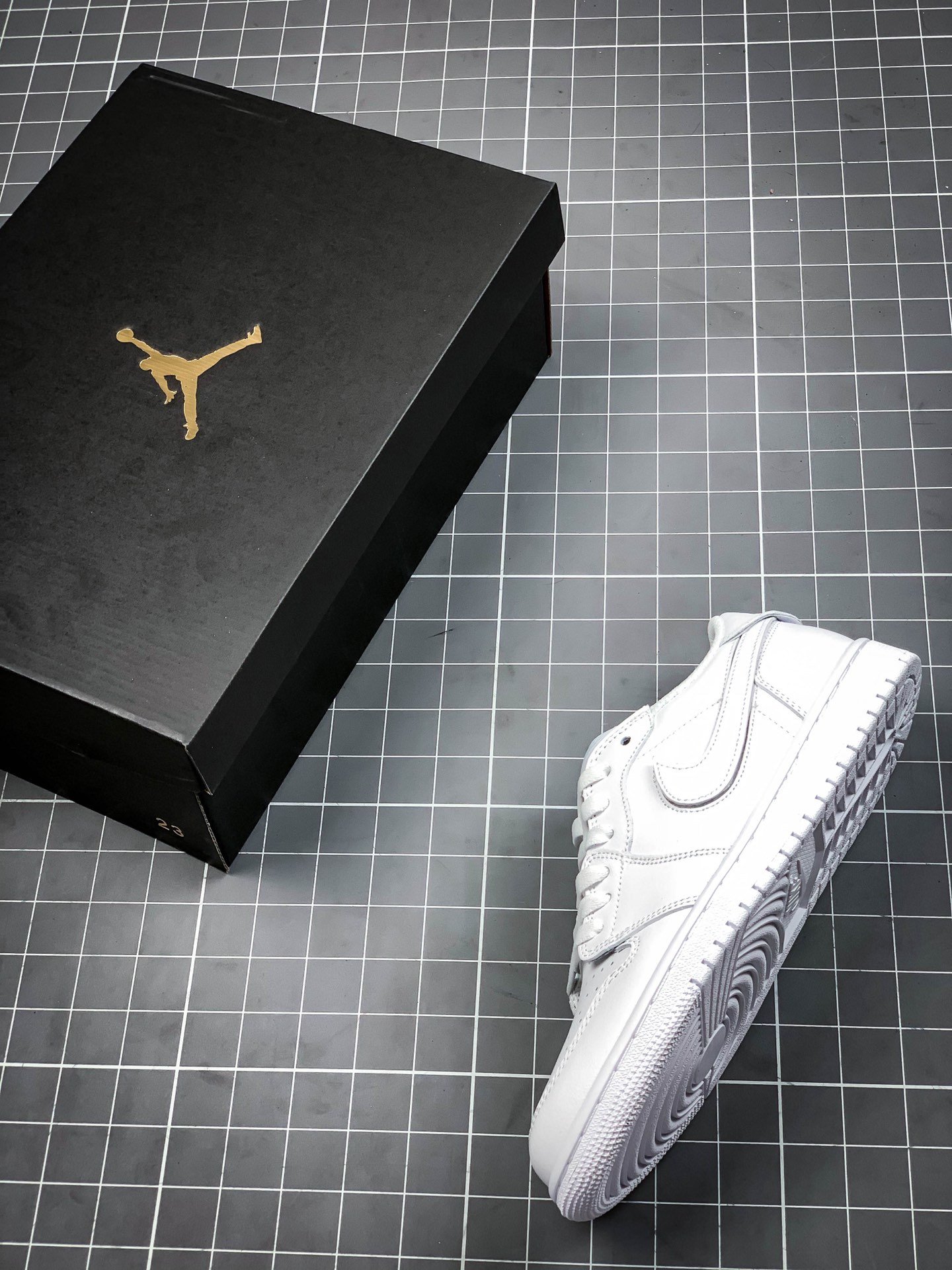 Air Jordan 1 Low Id White/White/White 13