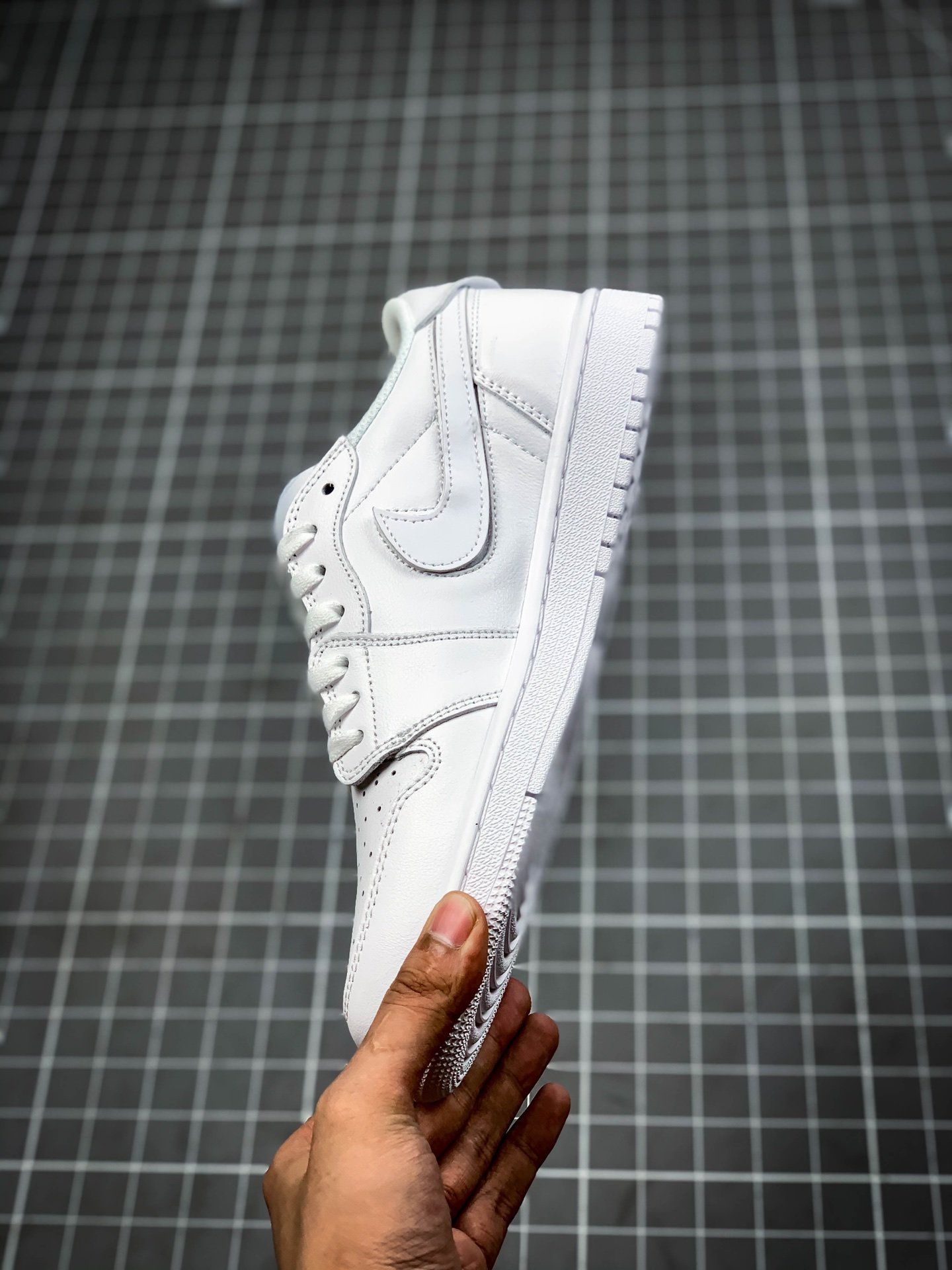 Air Jordan 1 Low Id White/White/White 17