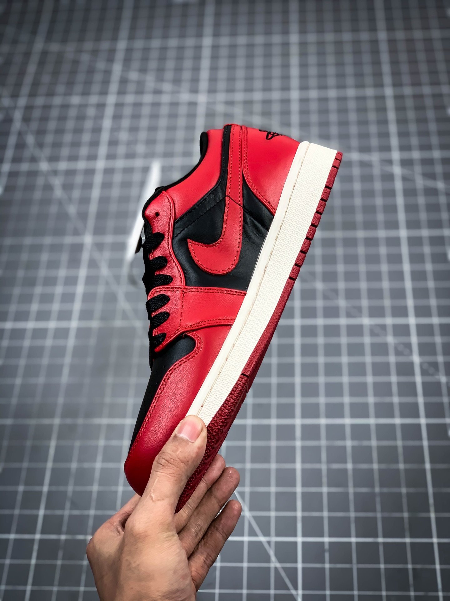 Air Jordan 1 Low Gym Red/Black-White 17