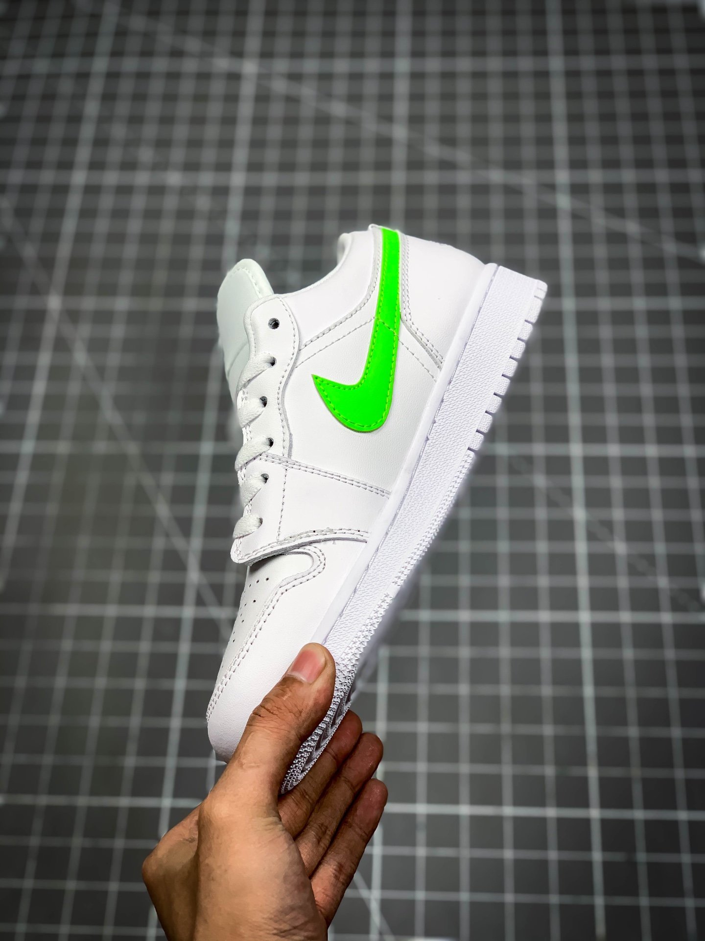 Air Jordan 1 Low White/White/Neon 17