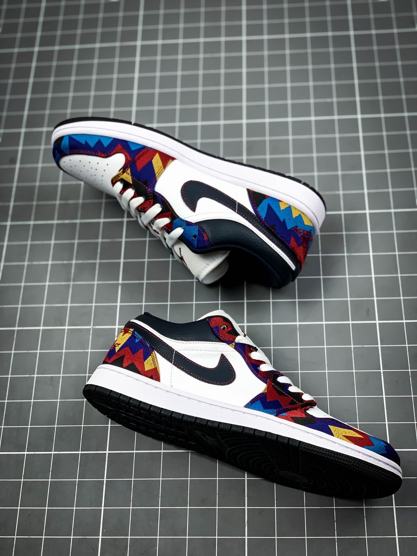 Air Jordan 1 Low Og White/Black/Multi-Color 7