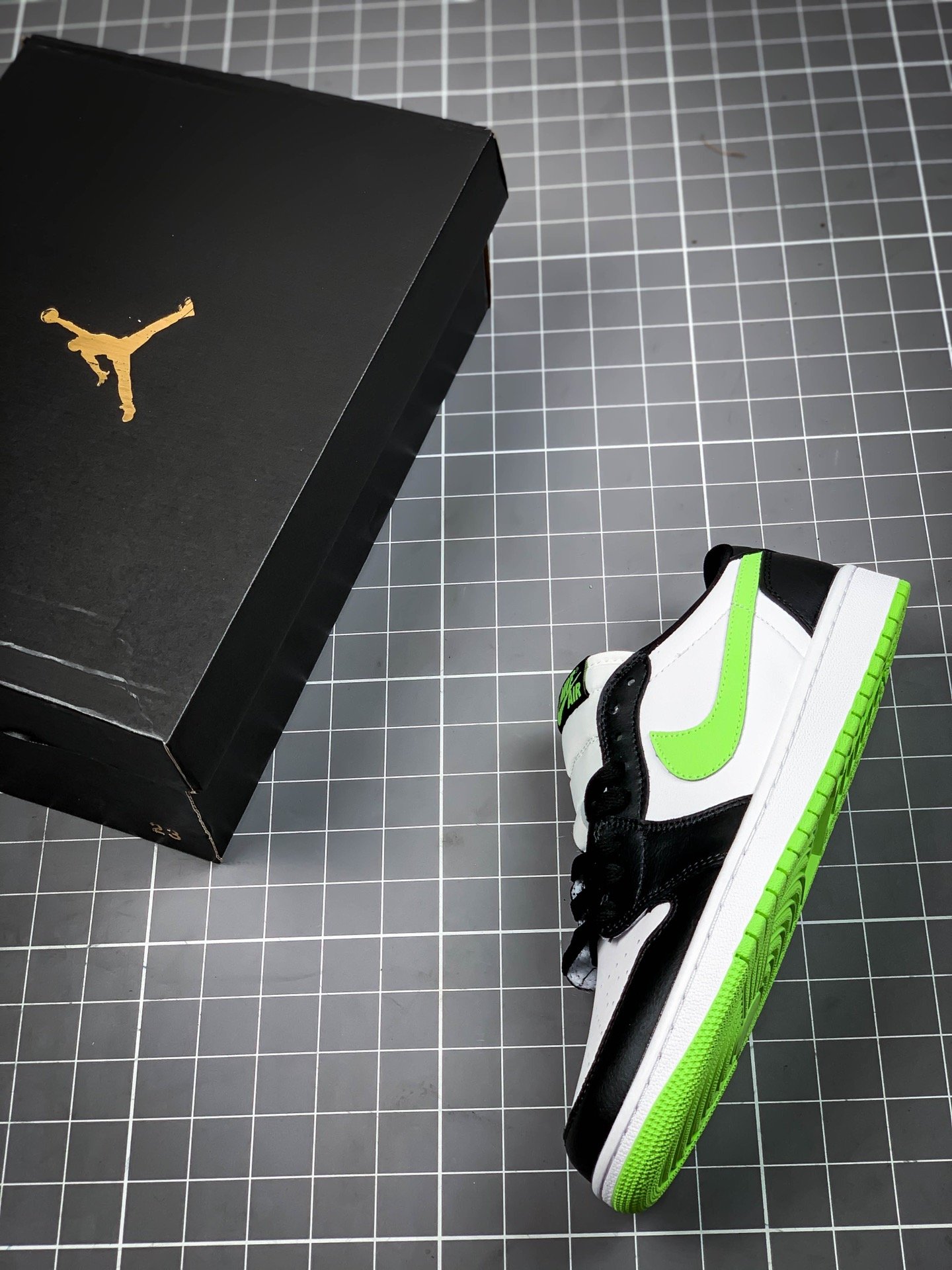 Air Jordan 1 Low Og White/Ghost Green-Black 15