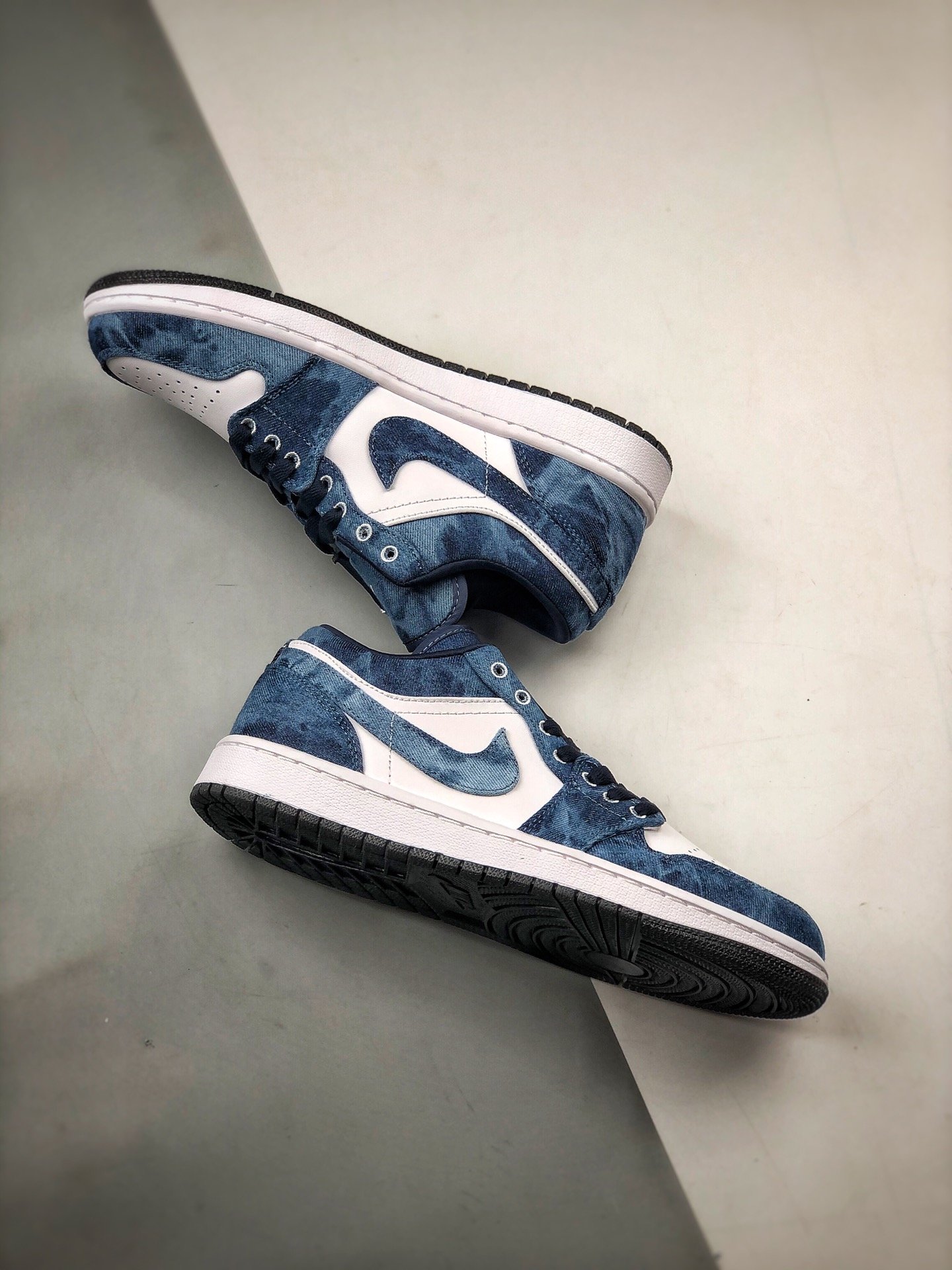 Air Jordan 1 Low Denim Blue/White 9