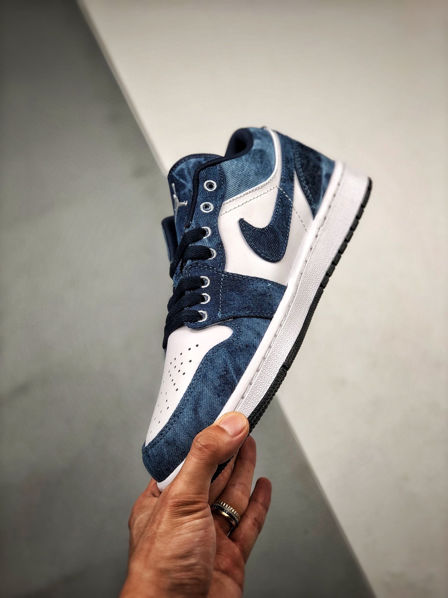 Air Jordan 1 Low Denim Blue/White 17