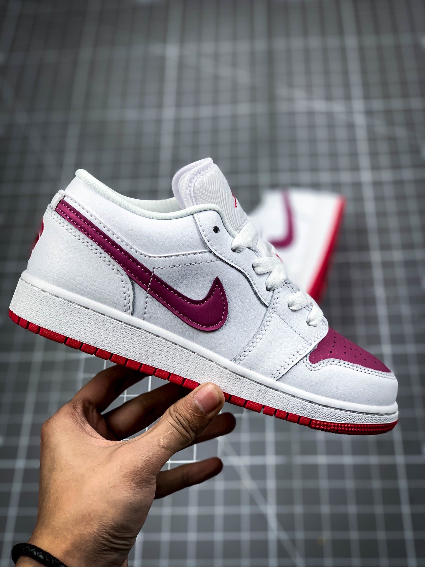 Air Jordan 1 Low Gs White/True Berry-Rush Pink 5