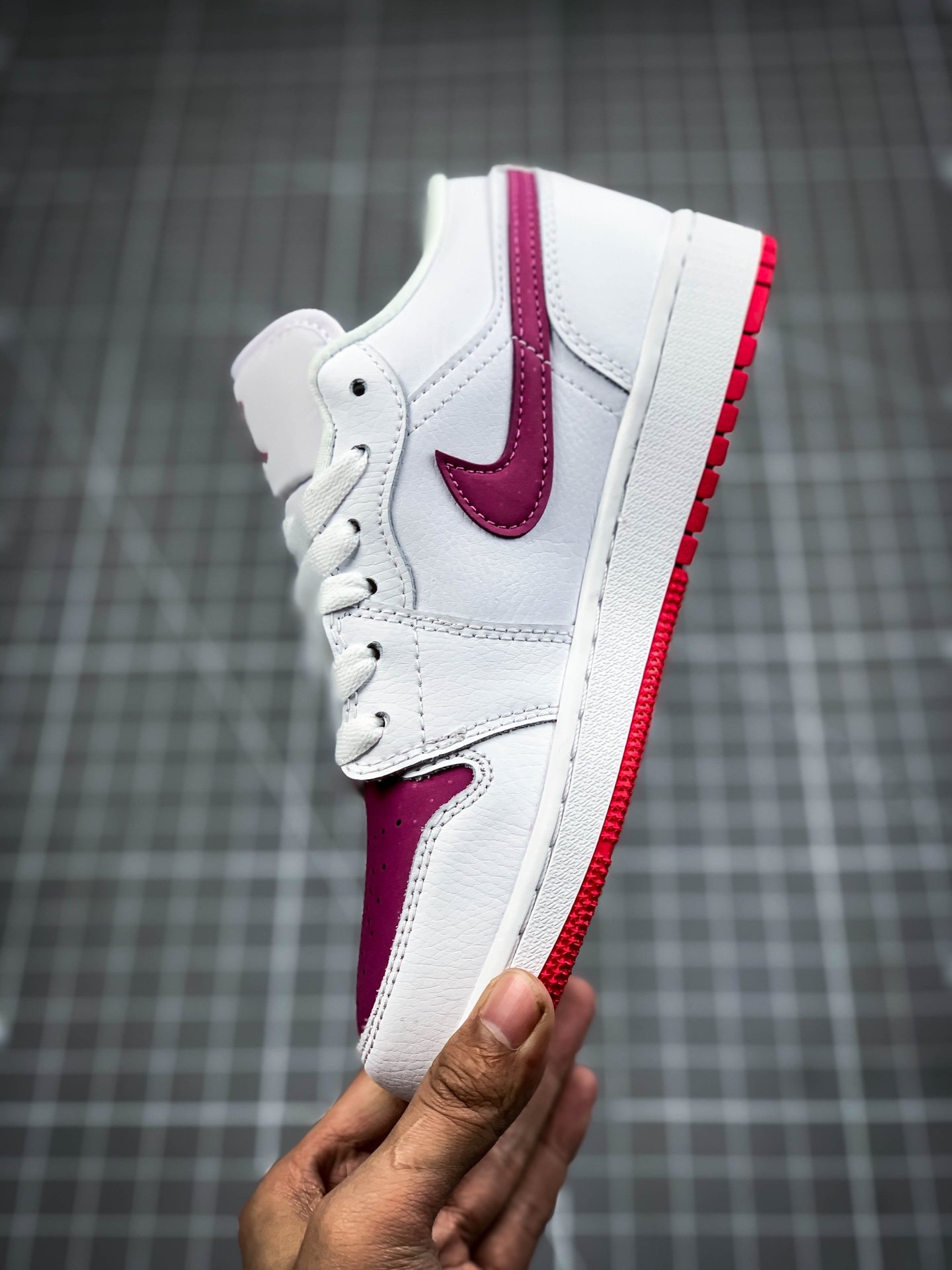 Air Jordan 1 Low Gs White/True Berry-Rush Pink 11