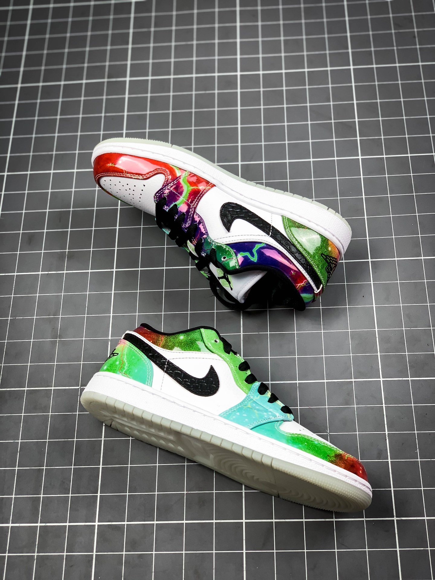 Air Jordan 1 Low White/Green/Multi-Color 3