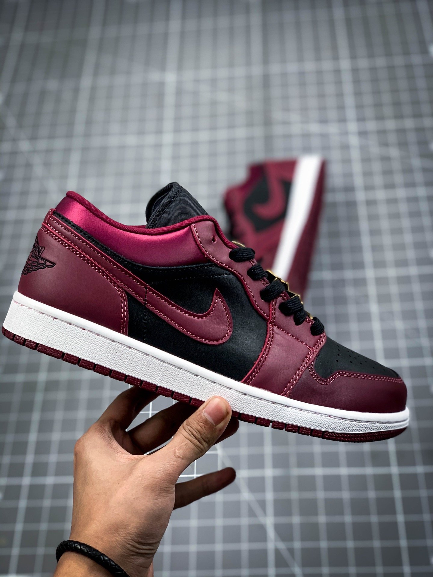 Air Jordan 1 Low Se Dark Beetroot/Black/White/Dark Beetroot 17