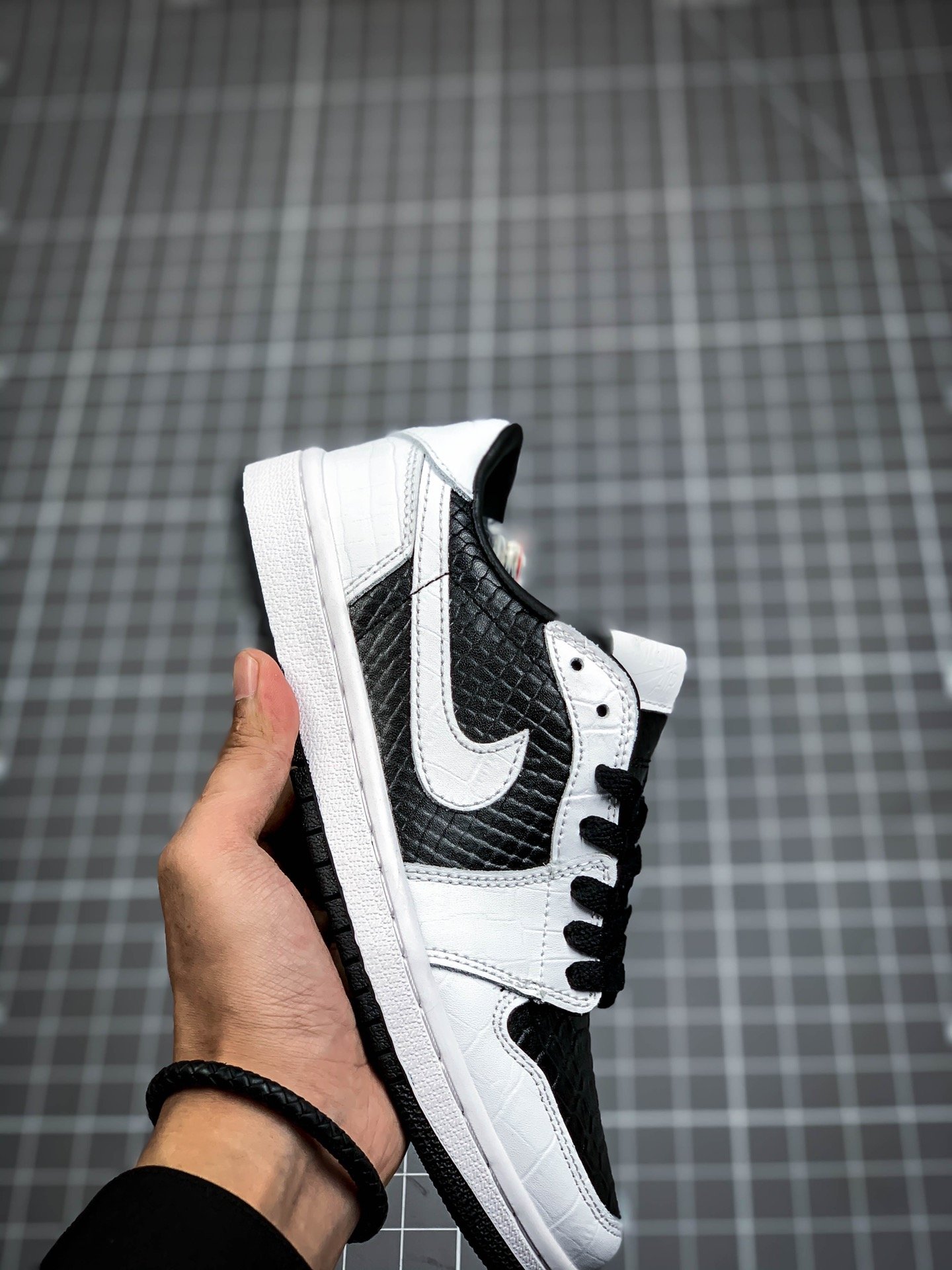 Air Jordan 1 Low Retro Yin Yang Pack Black/White 7