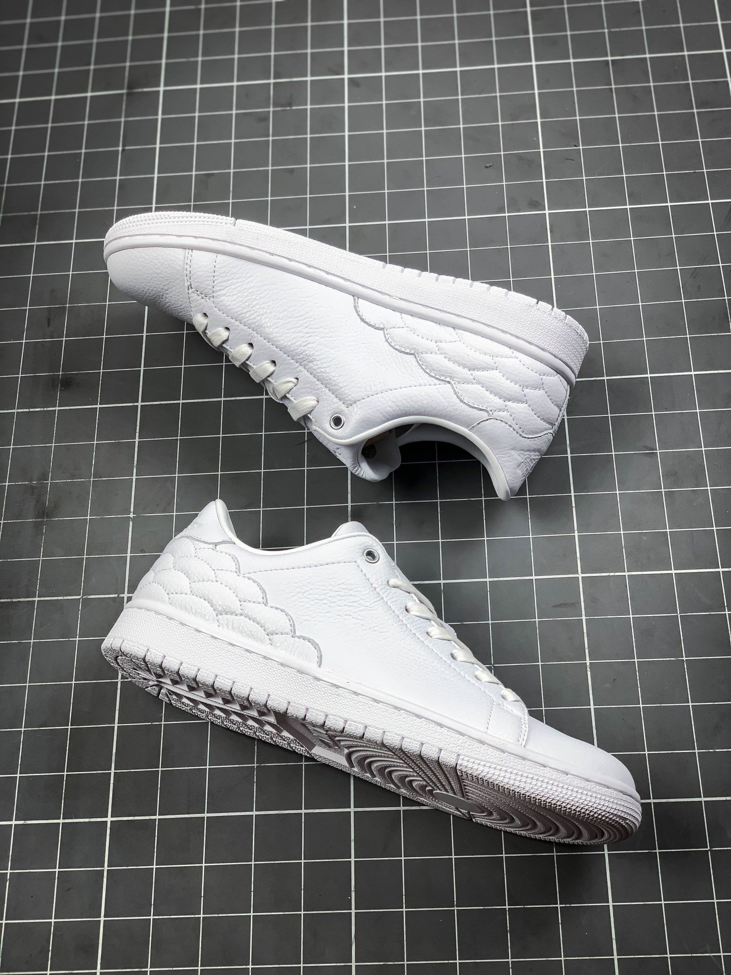 Air Jordan 1 Low Centre Court White/White-White 5