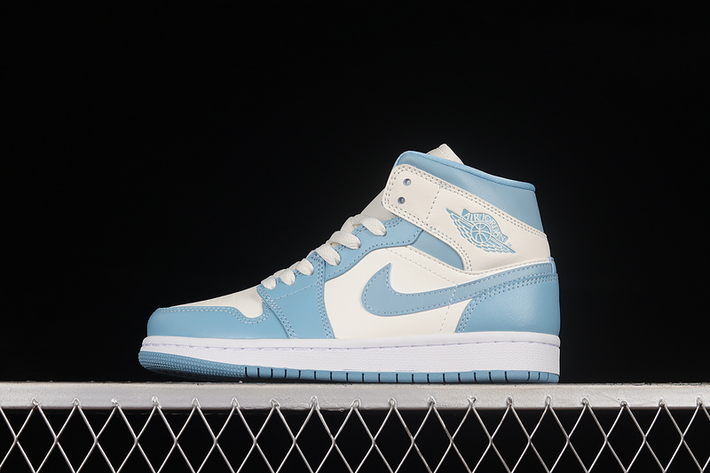 Air Jordan 1 Mid Light Blue/Light Blue/White 19