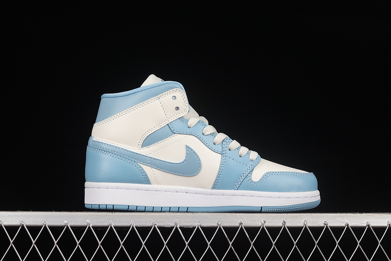 Air Jordan 1 Mid Light Blue/Light Blue/White 31