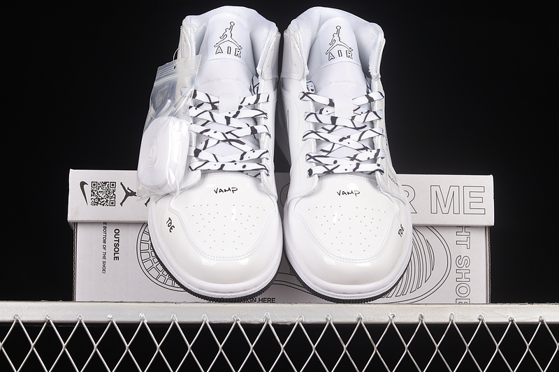 Air Jordan 1 Mid Gs White/Black/White 3