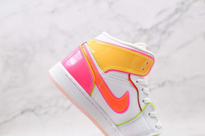 Air Jordan 1 Mid Gs Edge Glow White/Hyper Crimson/Pink Blast 5