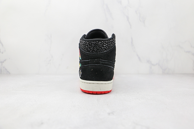 Air Jordan 1 Mid Se Siempre Familia Black/Sail/Roma Green/Chile Red 19