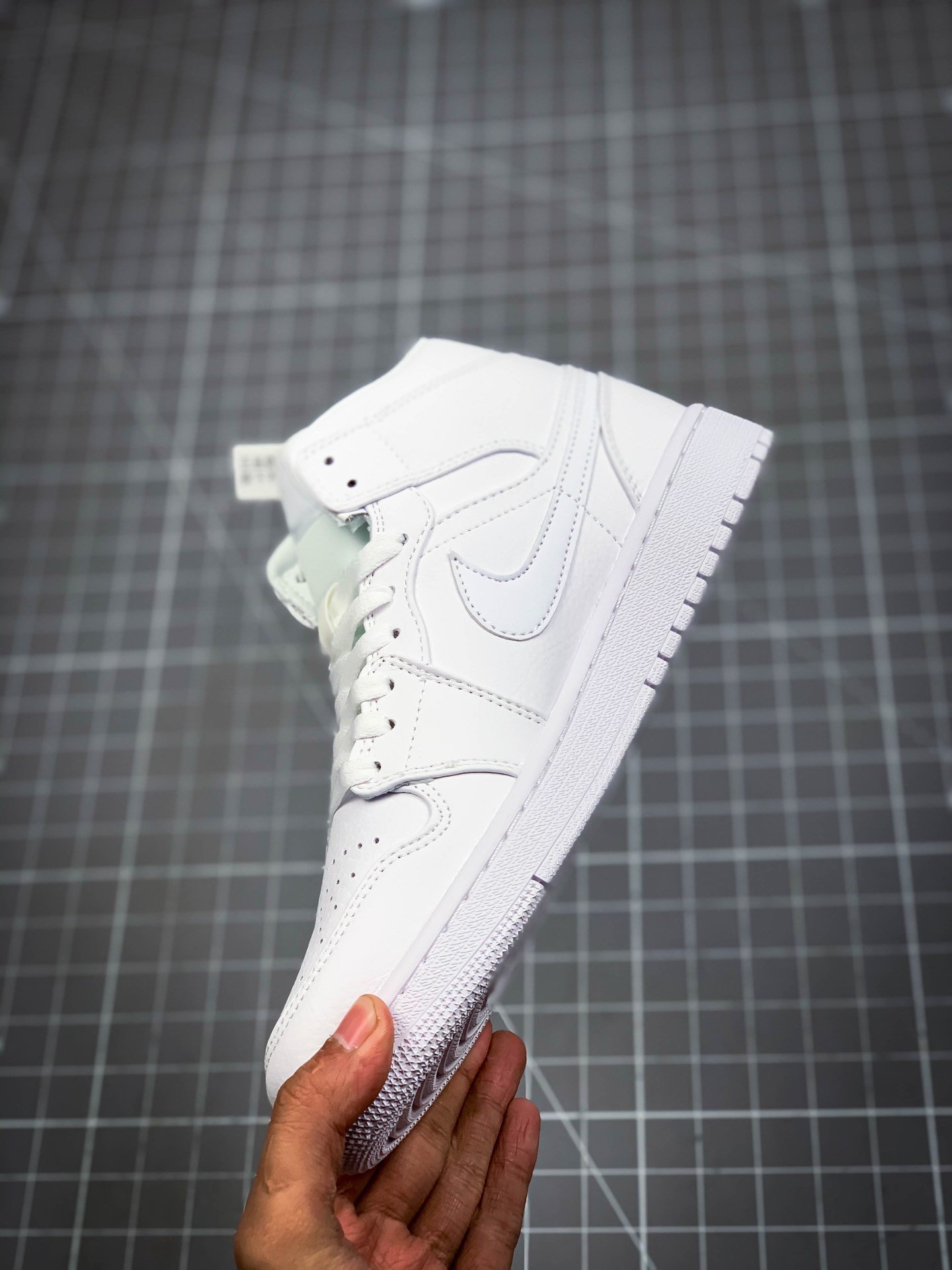 Air Jordan 1 Mid White/White/White 9