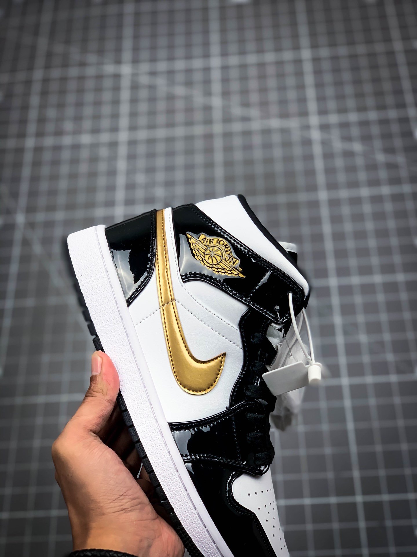 Air Jordan 1 Mid Patent Black/White/Gold 7