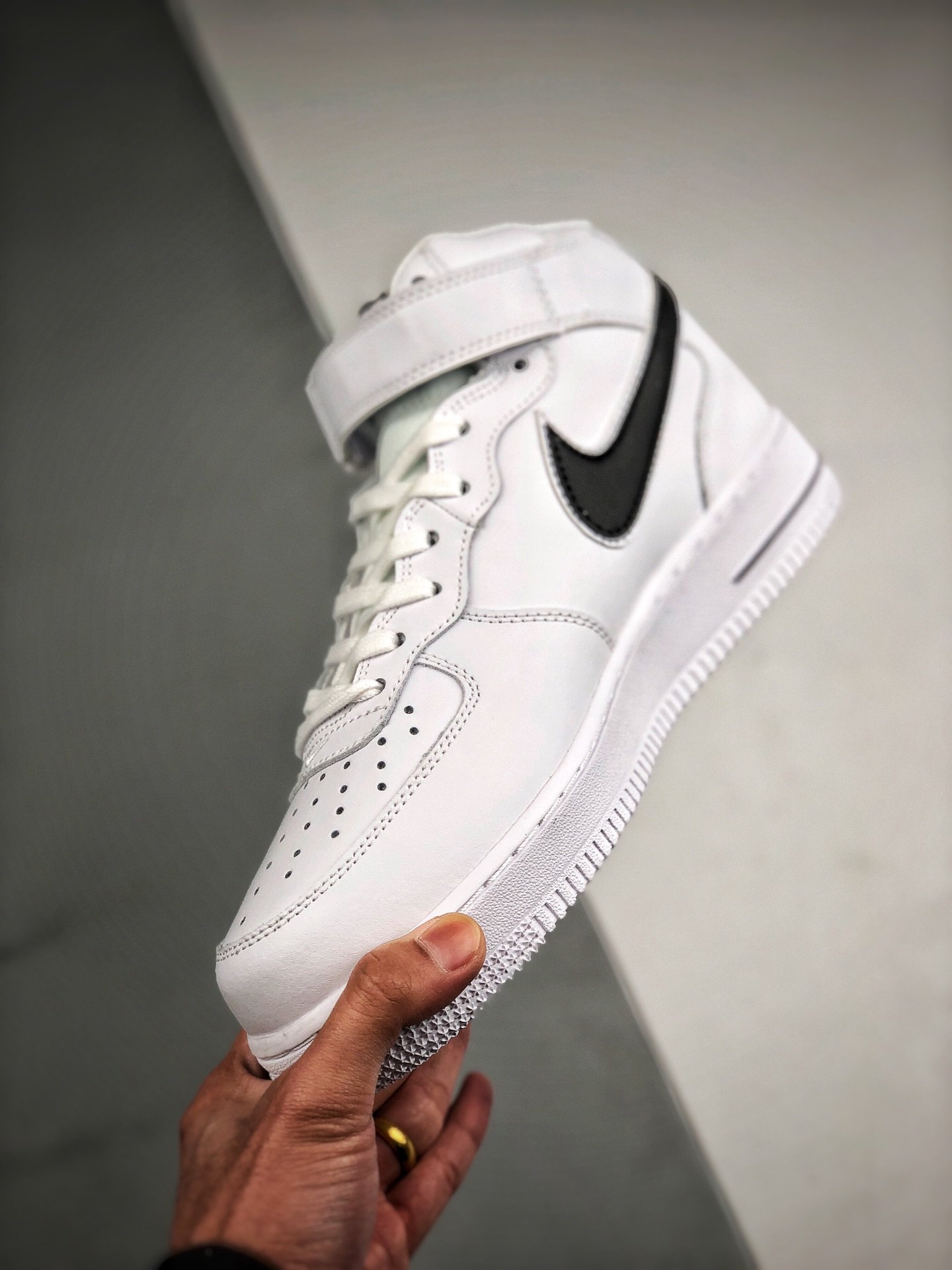 Air Force 1 Mid 07 White/Black 9