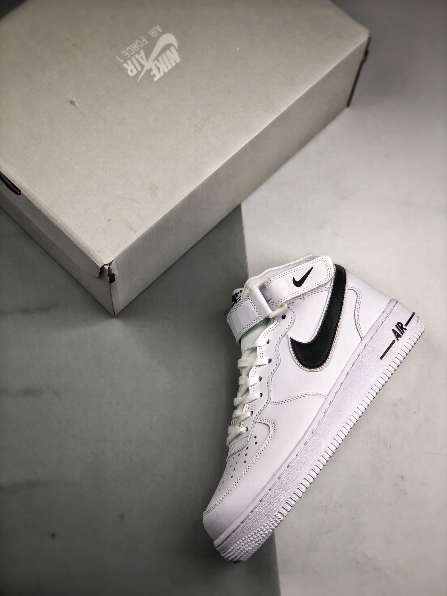 Air Force 1 Mid 07 White/Black 13