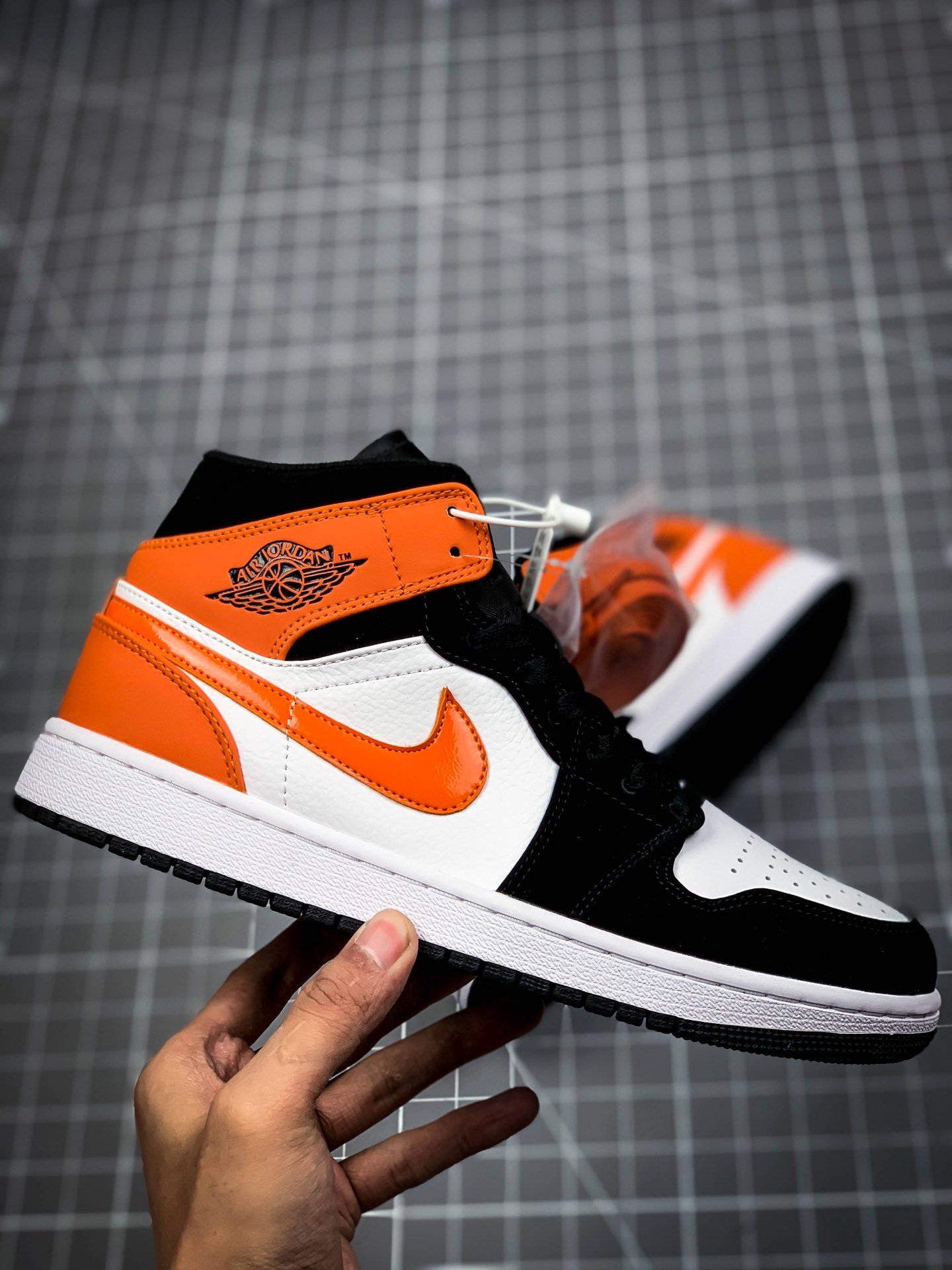 Air Jordan 1 Mid Black/White-Starfish 9