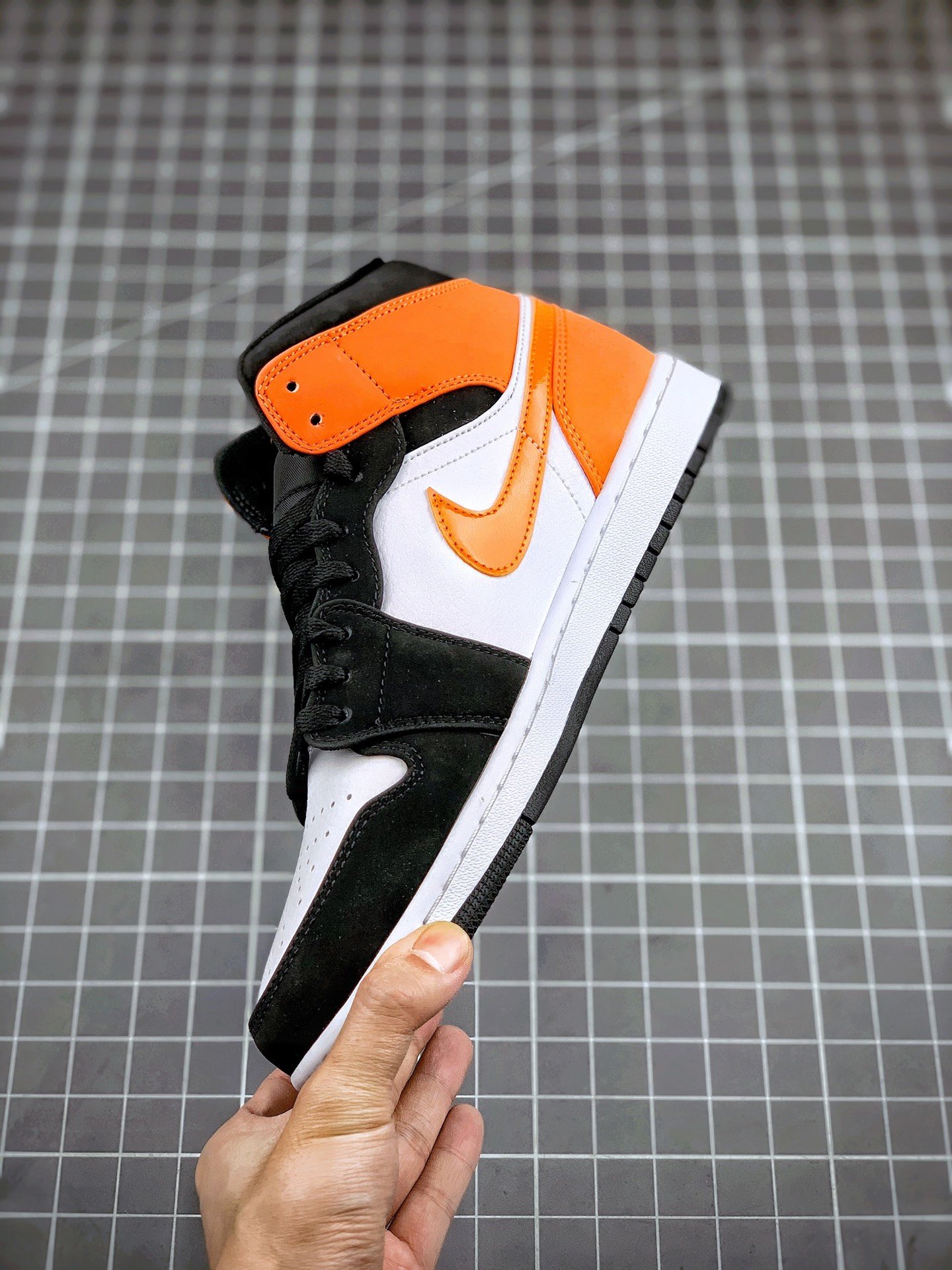 Air Jordan 1 Mid Shattered Backboard Black/White-Starfish 5