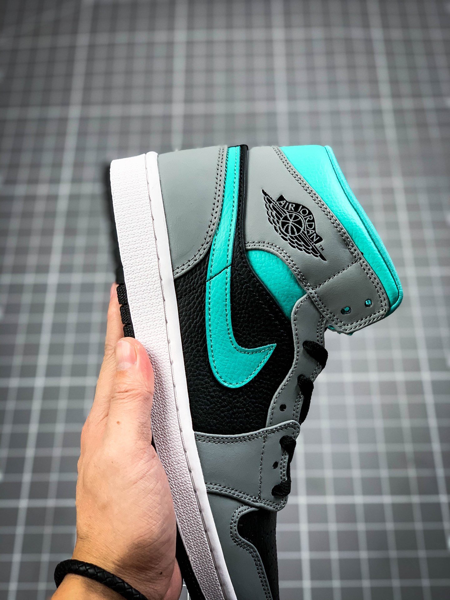 Air Jordan 1 Mid Grey/Aqua Blue/White 3