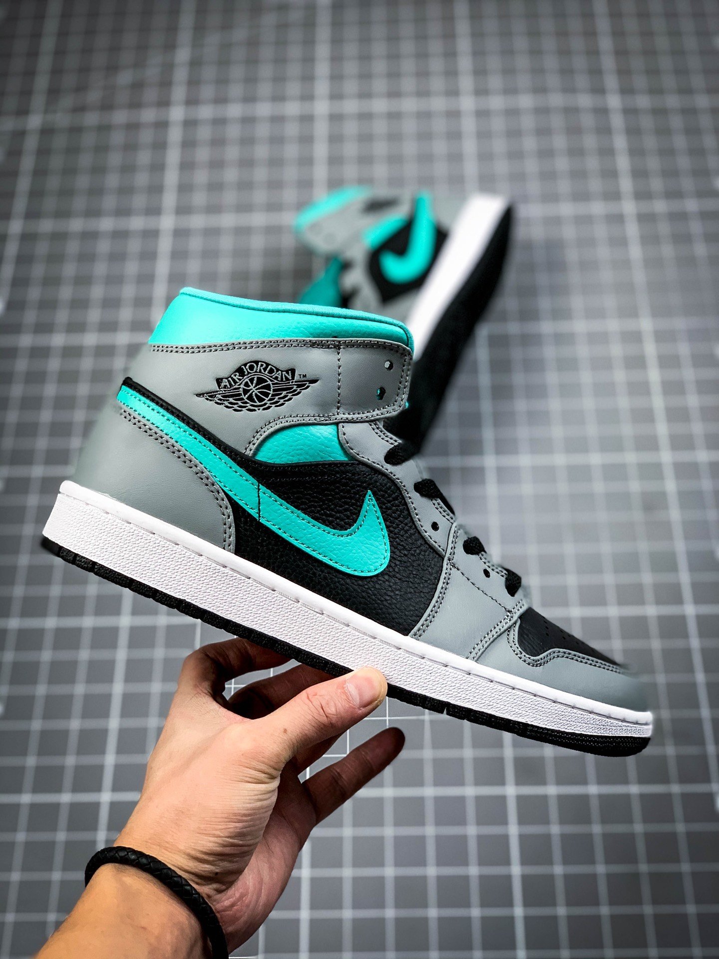 Air Jordan 1 Mid Grey/Aqua Blue/White 7