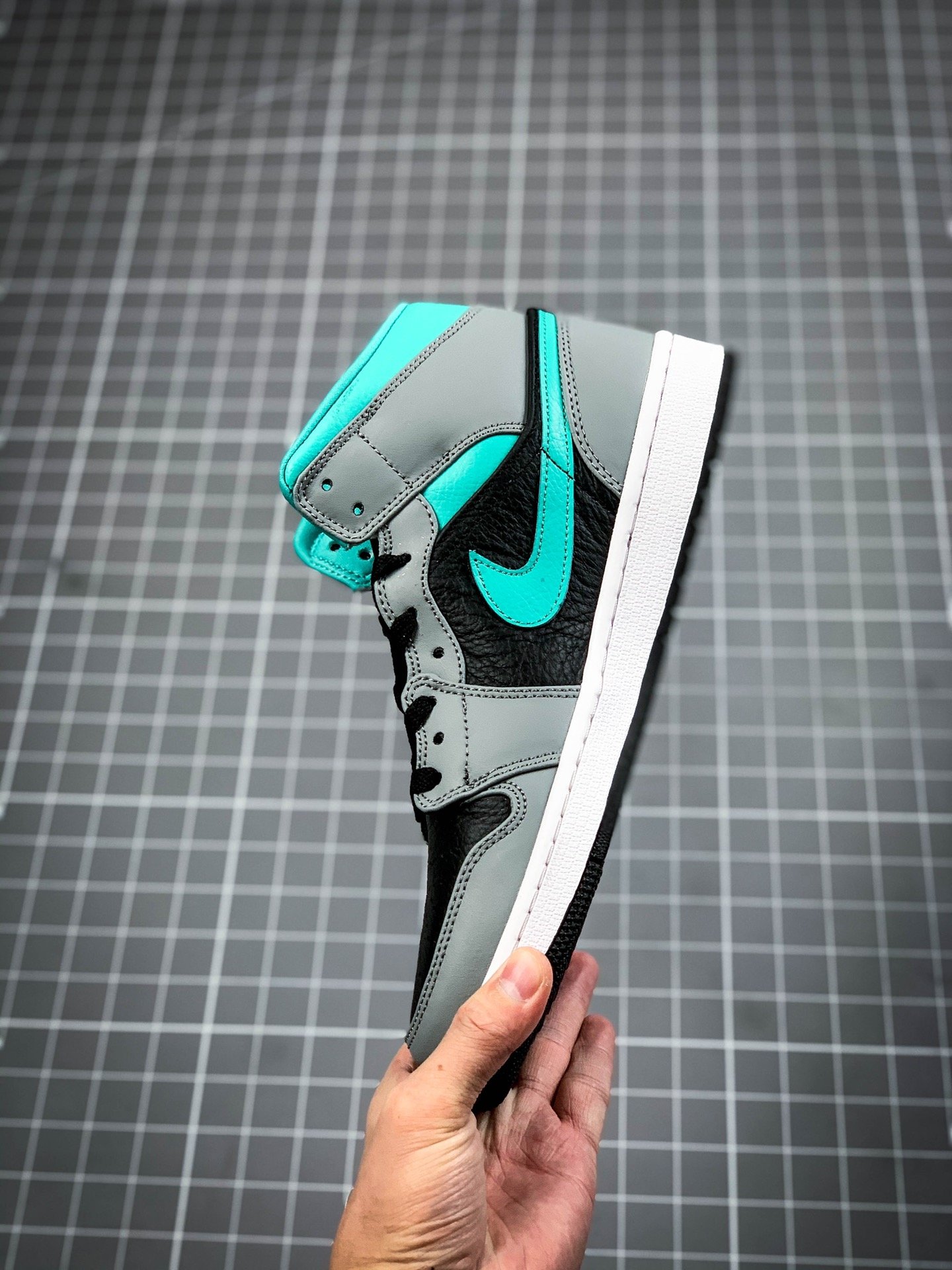 Air Jordan 1 Mid Grey/Aqua Blue/White 13