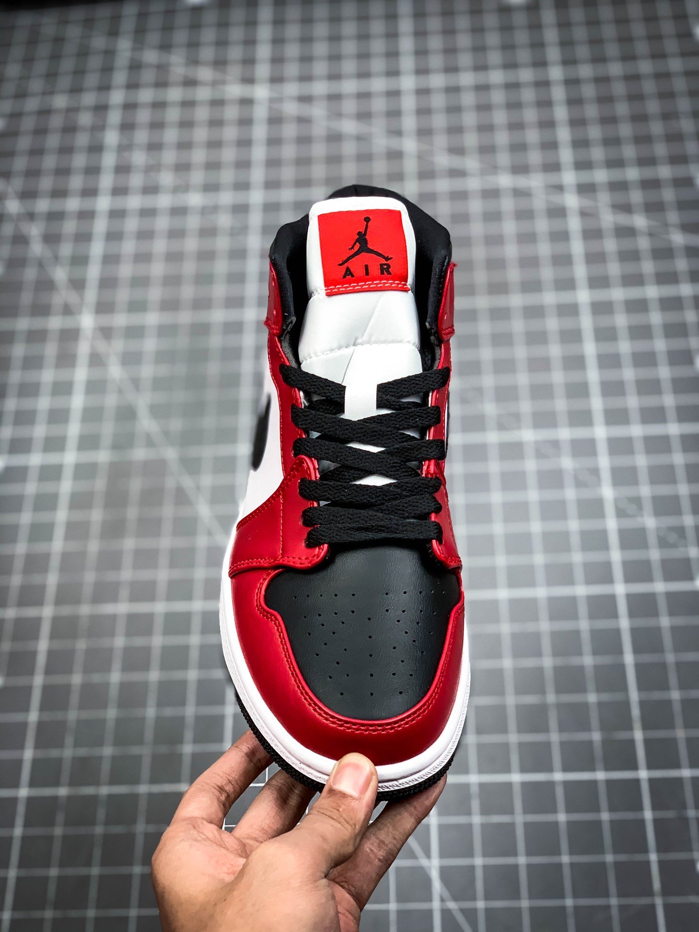 Air Jordan 1 Mid Chicago Toe Black/Gym Red-White 9