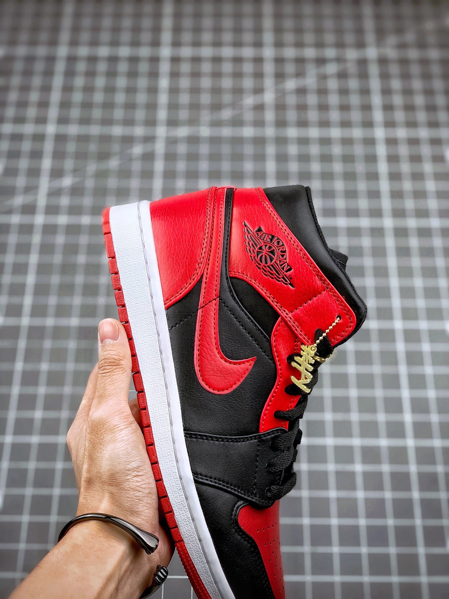 Air Jordan 1 Mid Bred Black/Black/Red 5