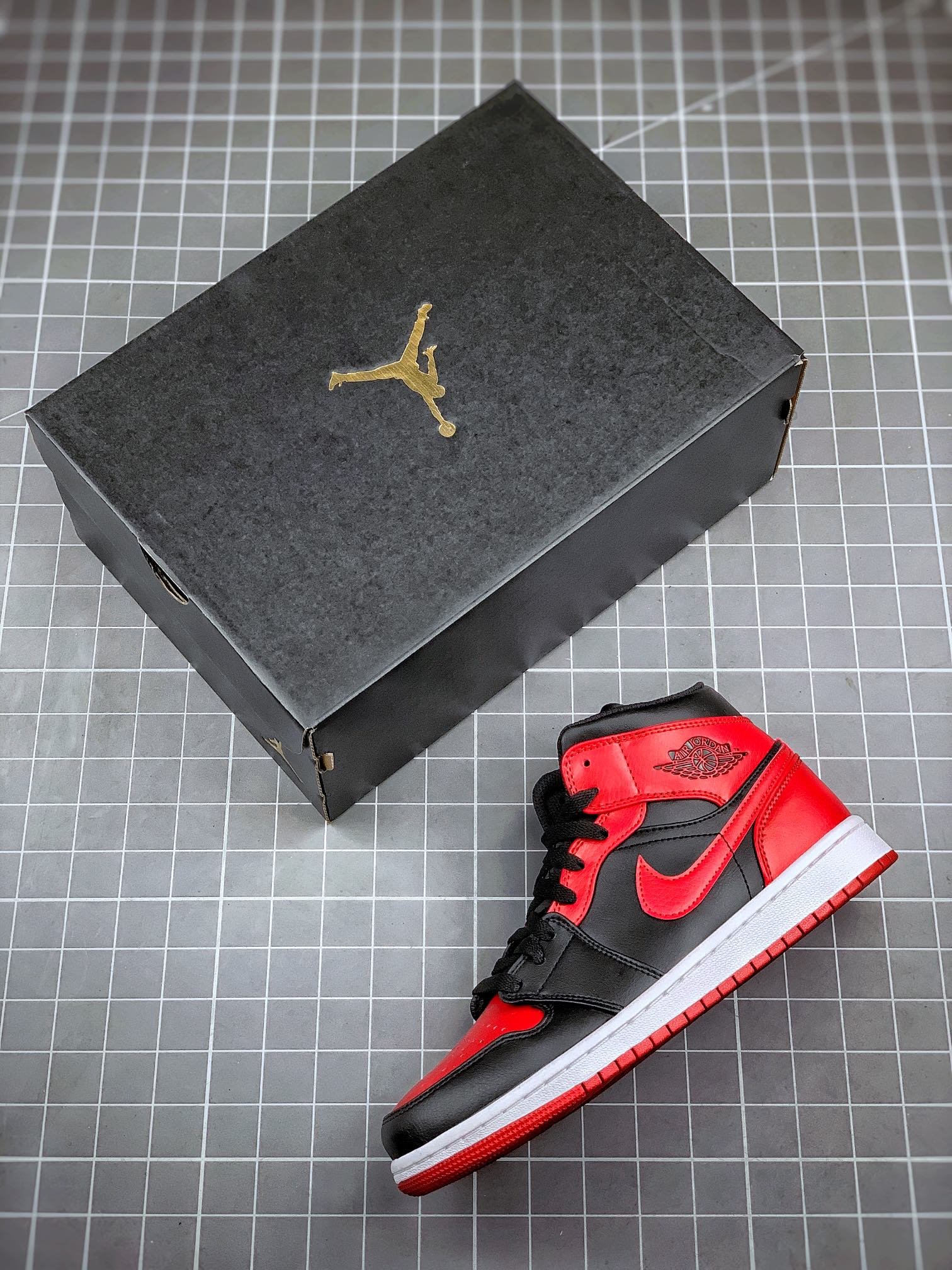 Air Jordan 1 Mid Bred Black/Black/Red 7