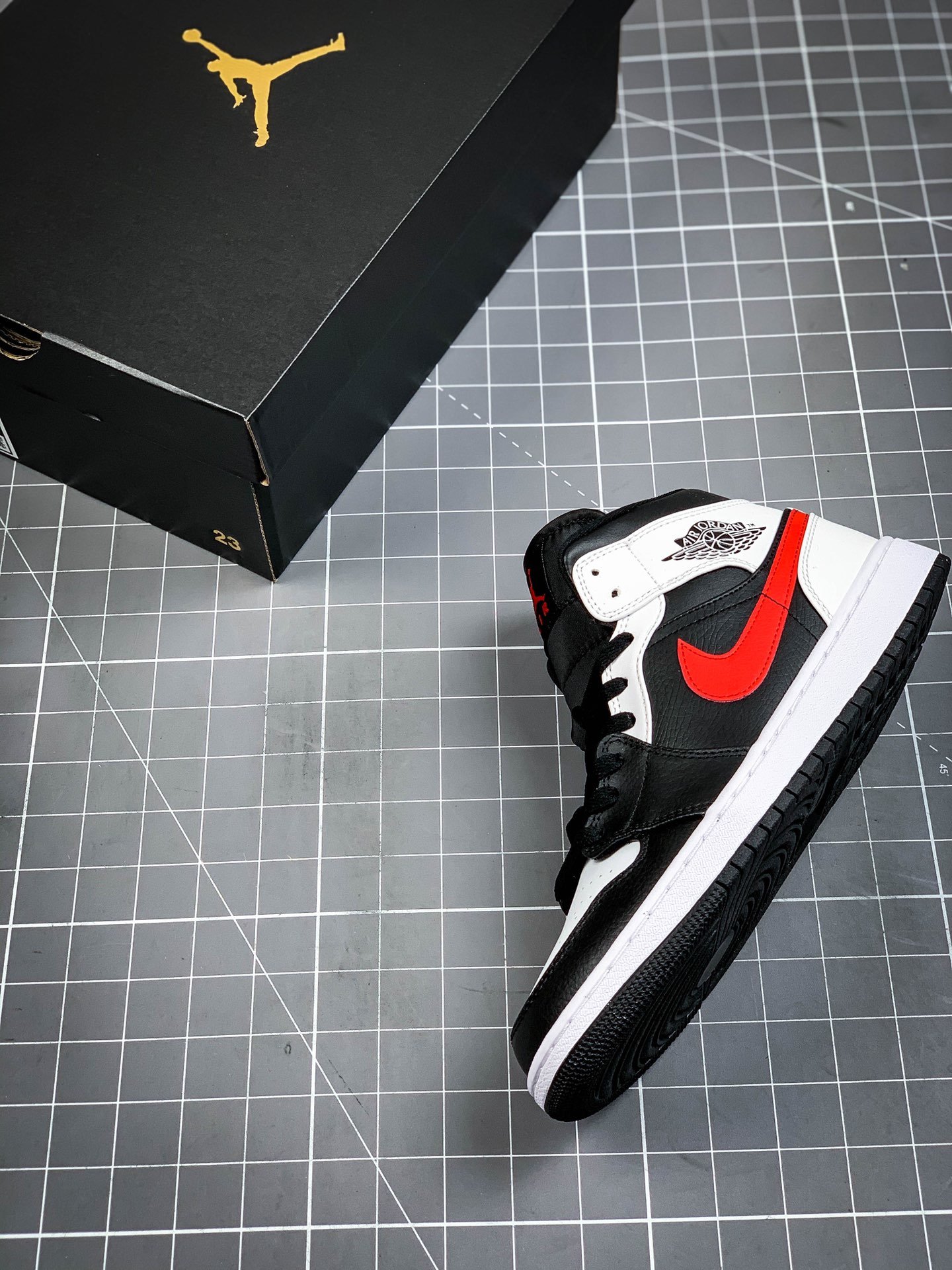 Air Jordan 1 Mid Black/White/Red 13