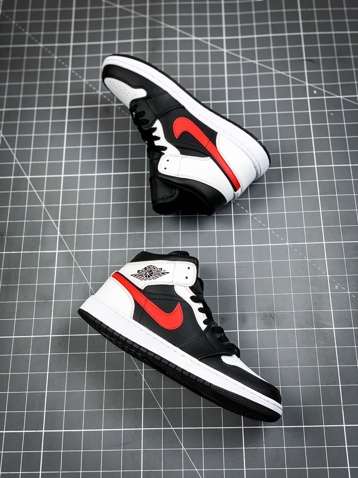 Air Jordan 1 Mid Black/White/Red 17