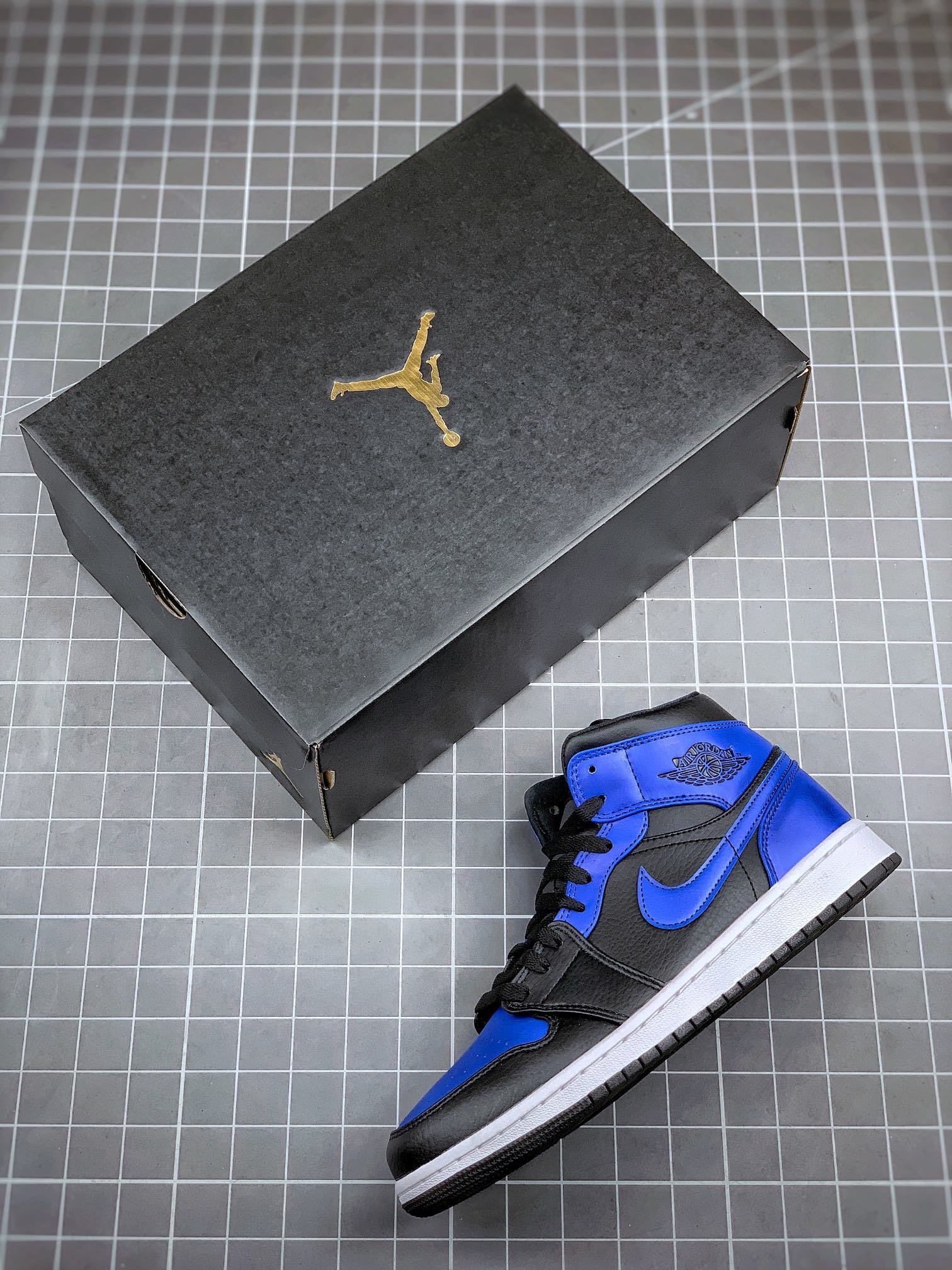 Air Jordan 1 Mid Hyper Royal Black/Hyper Royal-White 7