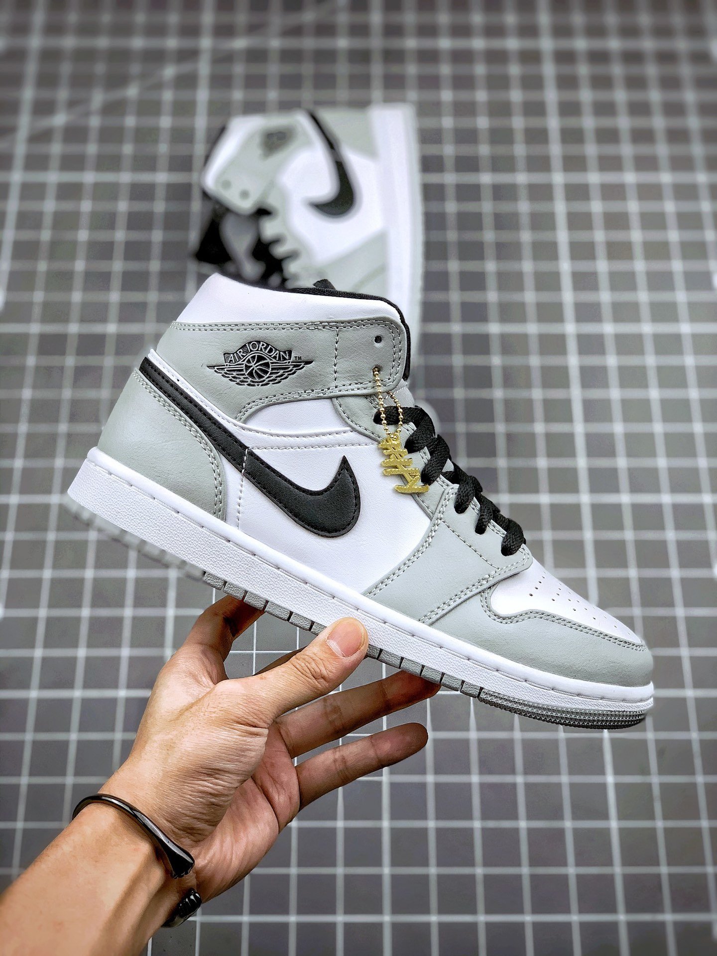 Air Jordan 1 Mid Light Smoke Grey/Black-White 11