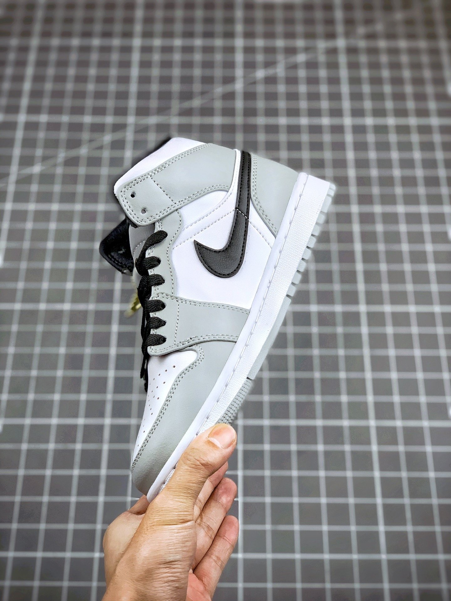 Air Jordan 1 Mid Light Smoke Grey/Black-White 13