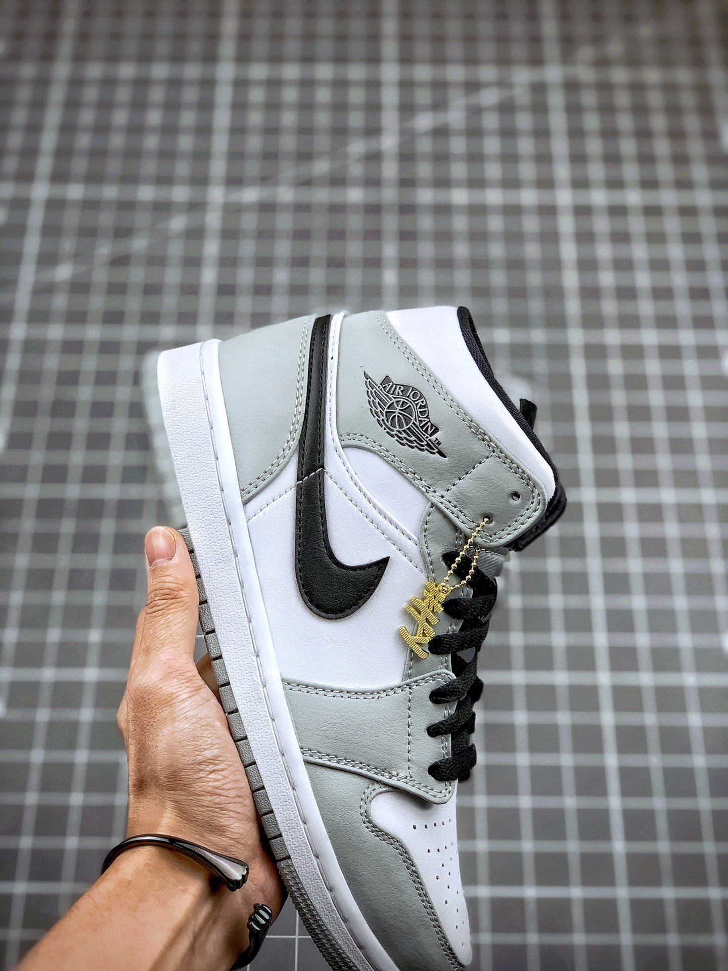 Air Jordan 1 Mid Light Smoke Grey/Black-White 15