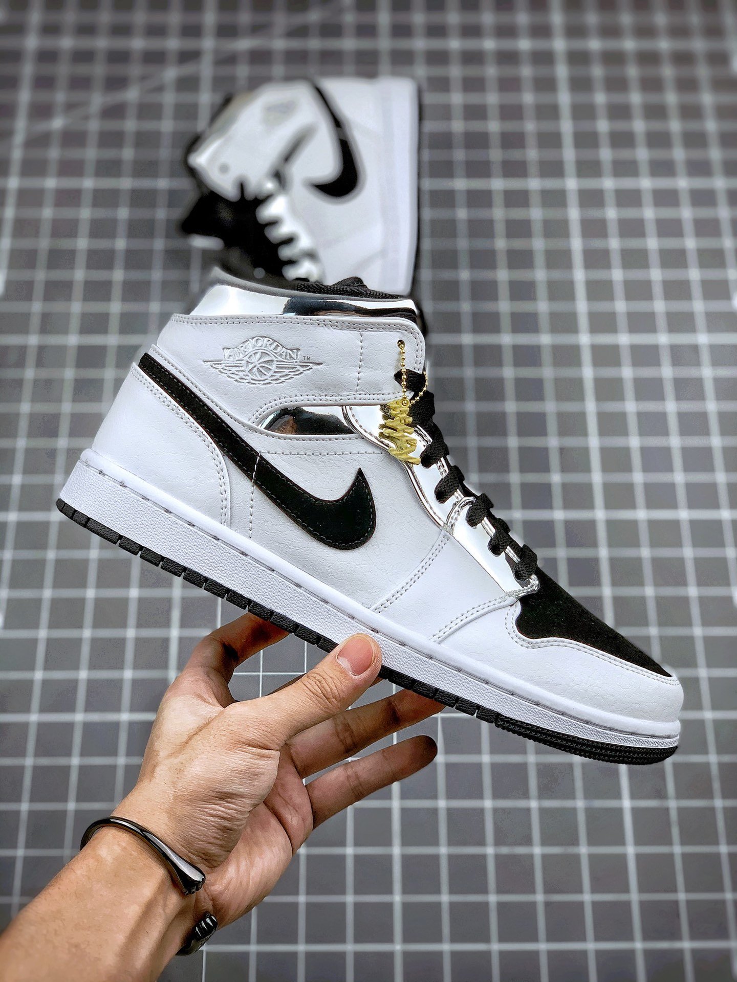 Original Quality Air Jordan 1 Mid Alternate Think 16 White/Silver-Black 3