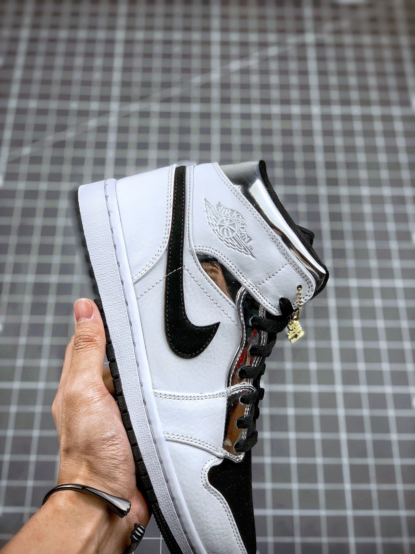 Original Quality Air Jordan 1 Mid Alternate Think 16 White/Silver-Black 7