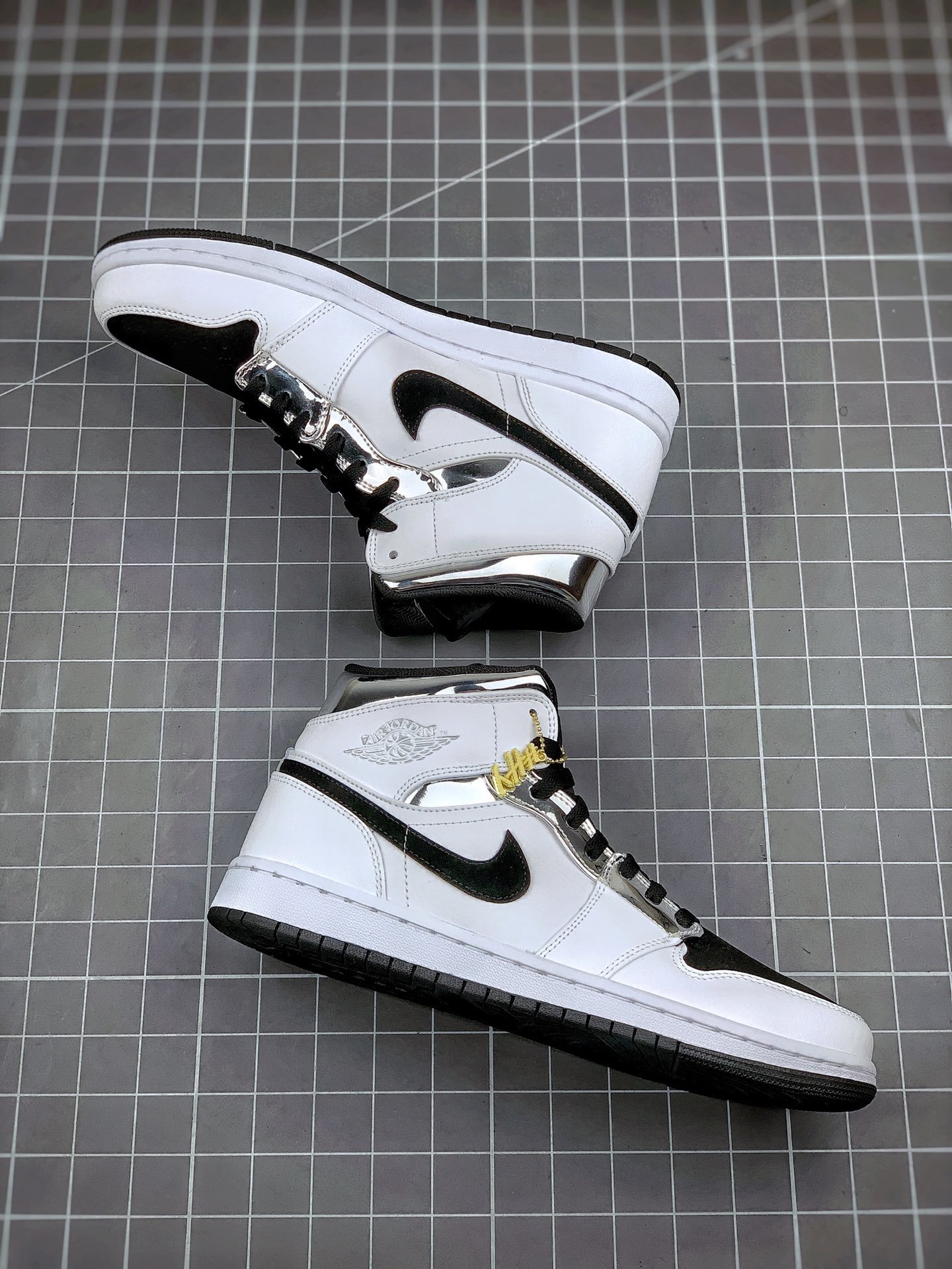 Original Quality Air Jordan 1 Mid Alternate Think 16 White/Silver-Black 13