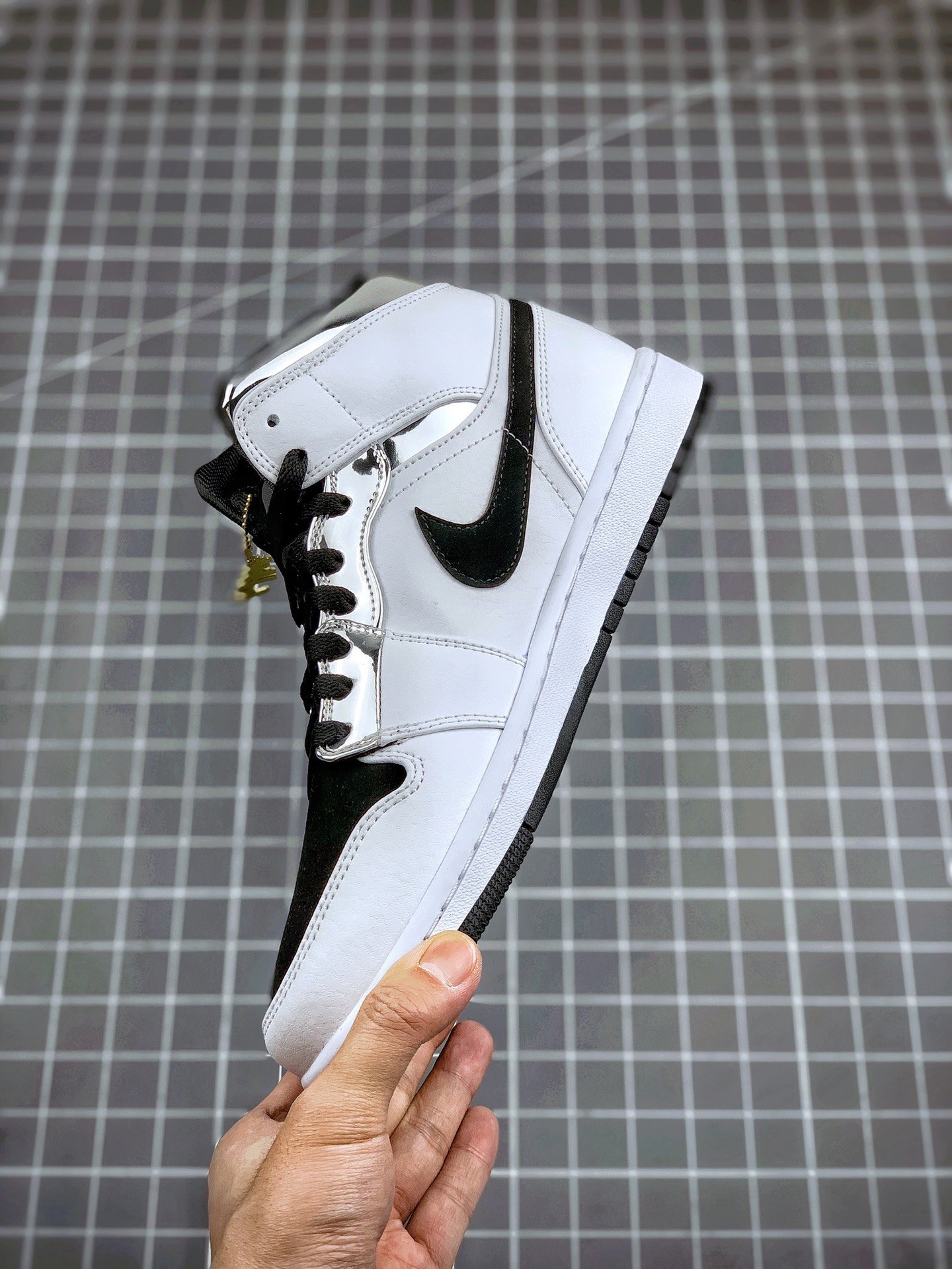 Original Quality Air Jordan 1 Mid Alternate Think 16 White/Silver-Black 15