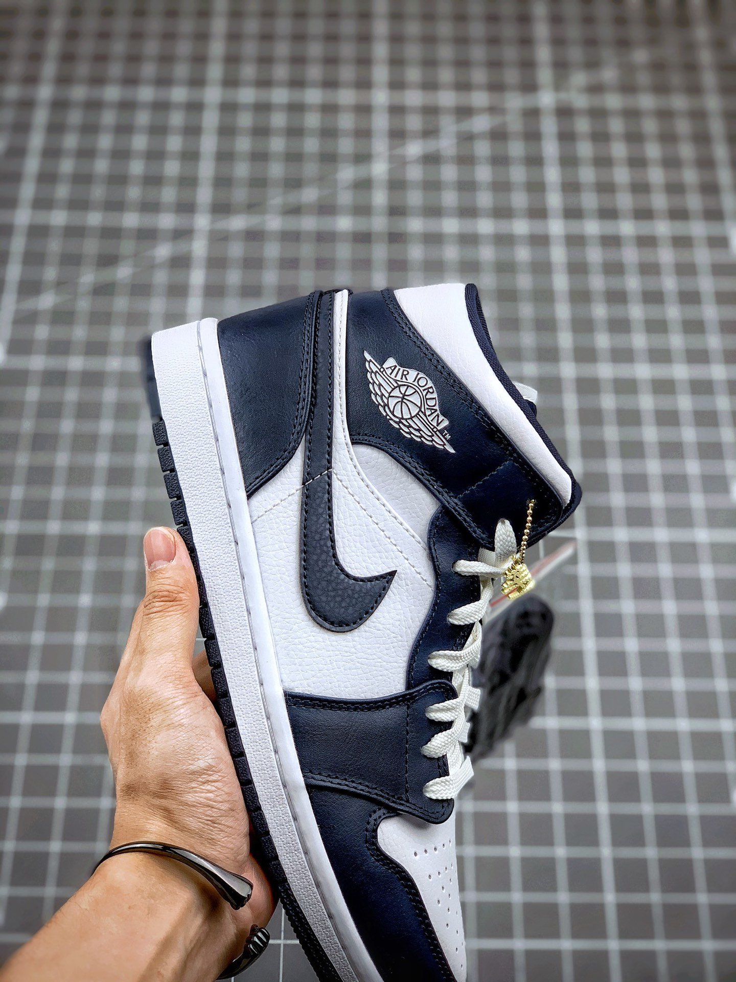 Original Quality Air Jordan 1 Mid White/Metallic Gold-Obsidian 17